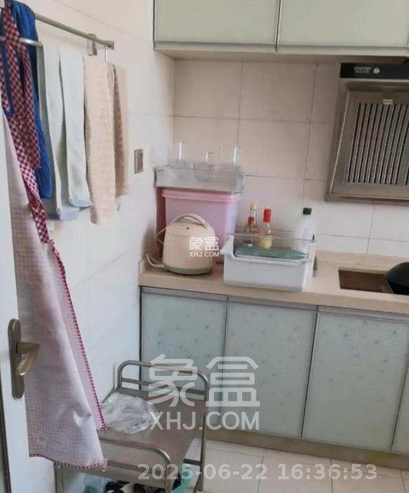 高桥新二号小区 2室2厅1卫 1600.0元/月 高桥新二号小区 2室2厅1卫 1600.0元/月室内图