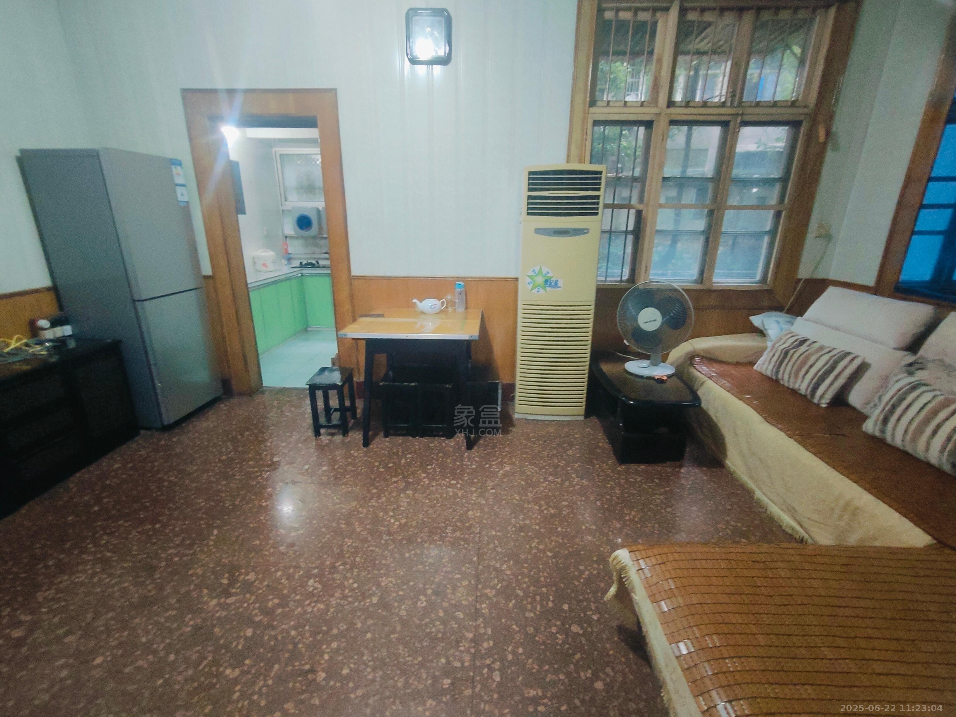 北山二村 2室1厅1卫 800.0元/月 北山二村 2室1厅1卫 800.0元/月室内图