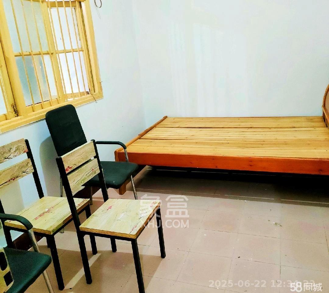 望麓园散盘 1室2厅1卫 2100.0元/月 望麓园散盘 1室2厅1卫 2100.0元/月室内图