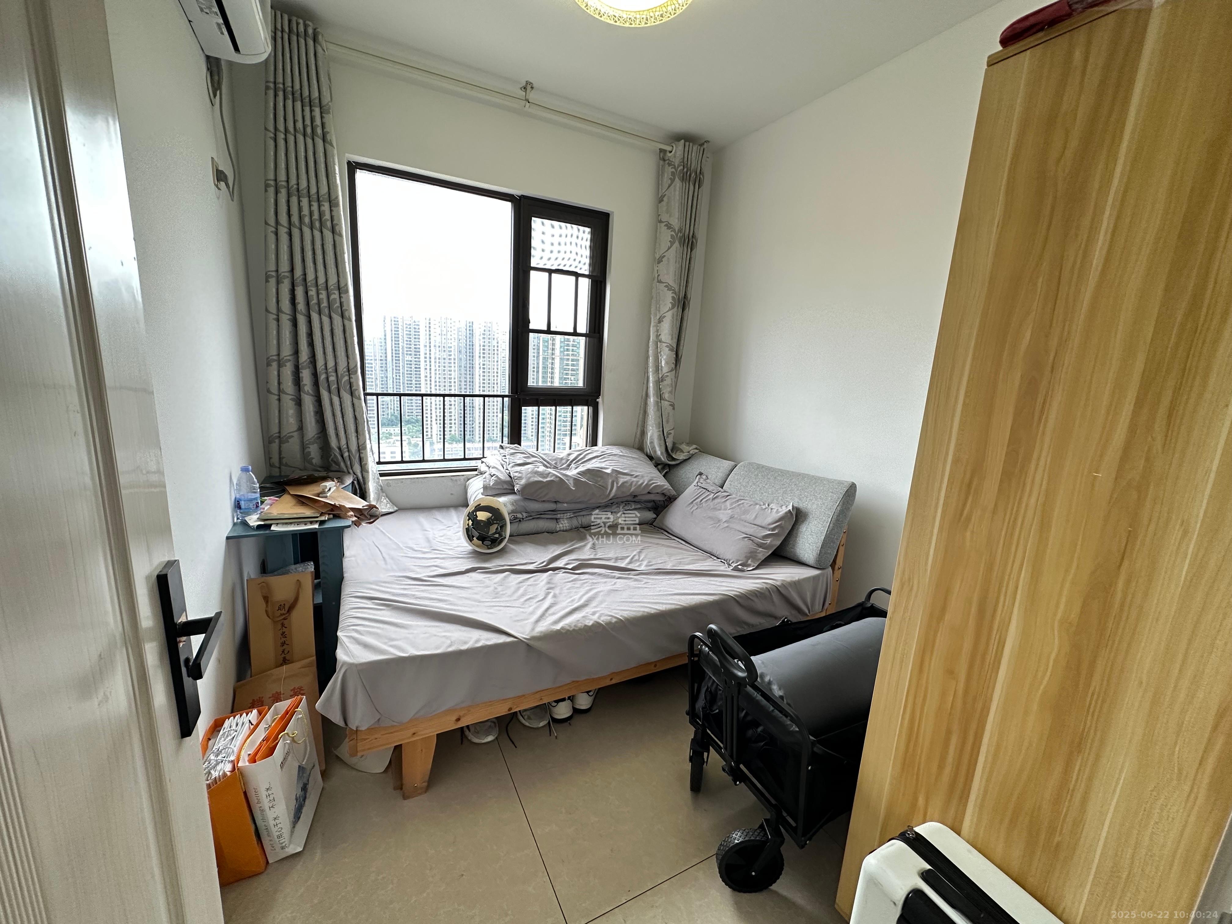 卓越蔚蓝海岸三期  4室2厅2卫   3350.00元/月室内图