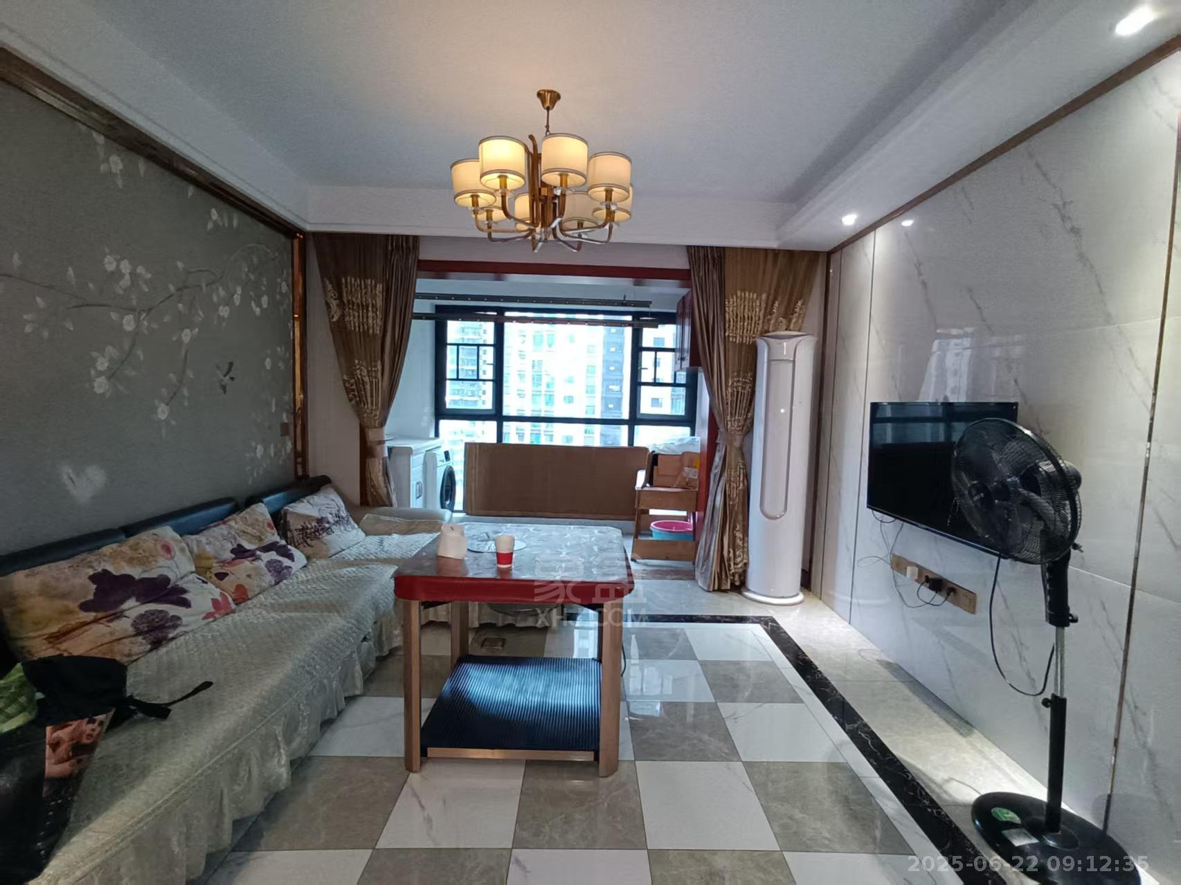 春藤小镇 3室2厅2卫 1800.0元/月 春藤小镇 3室2厅2卫 1800.0元/月室内图