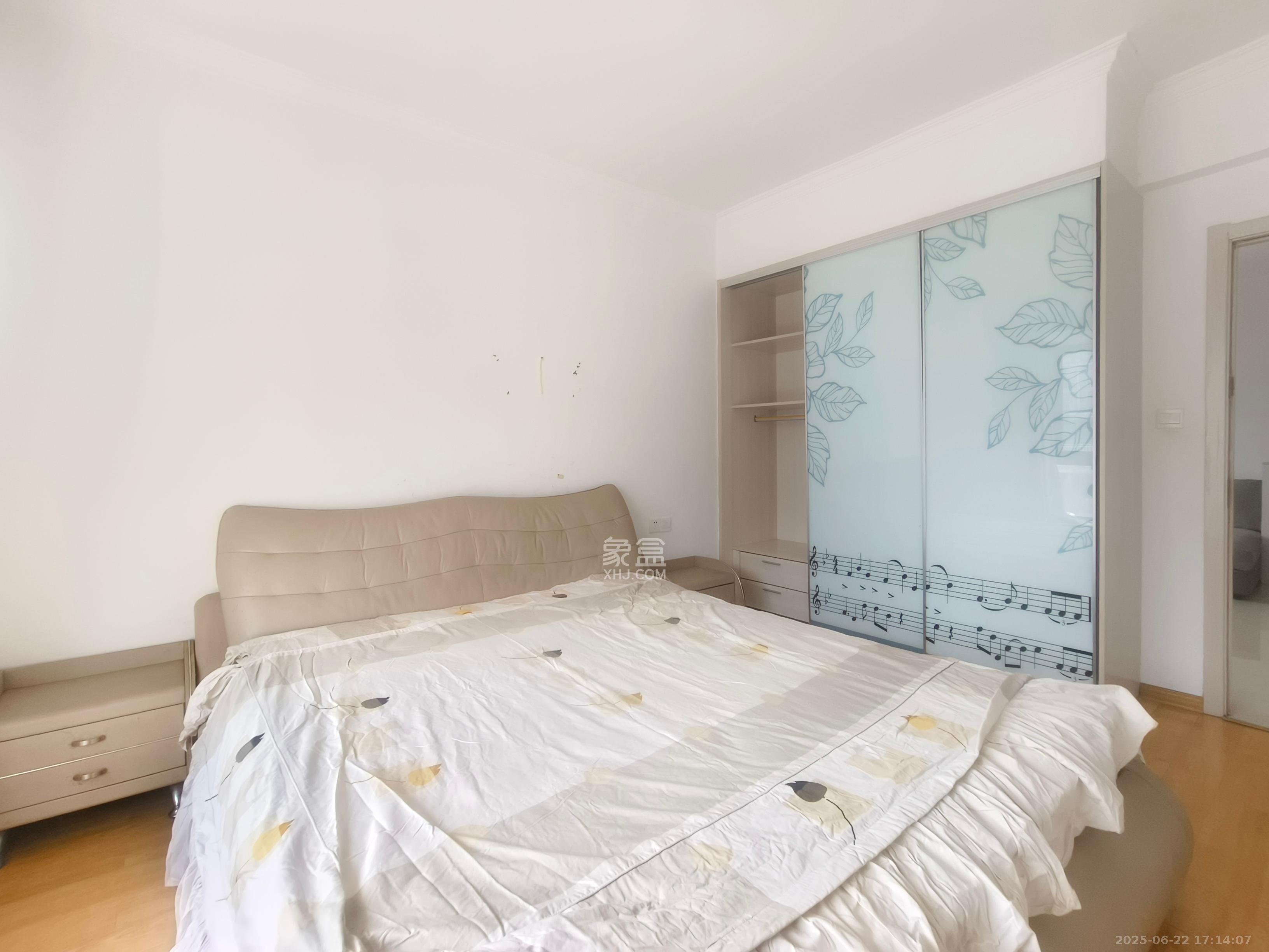 佳阳悦景馨都  2室2厅1卫    2300.0元/月室内图