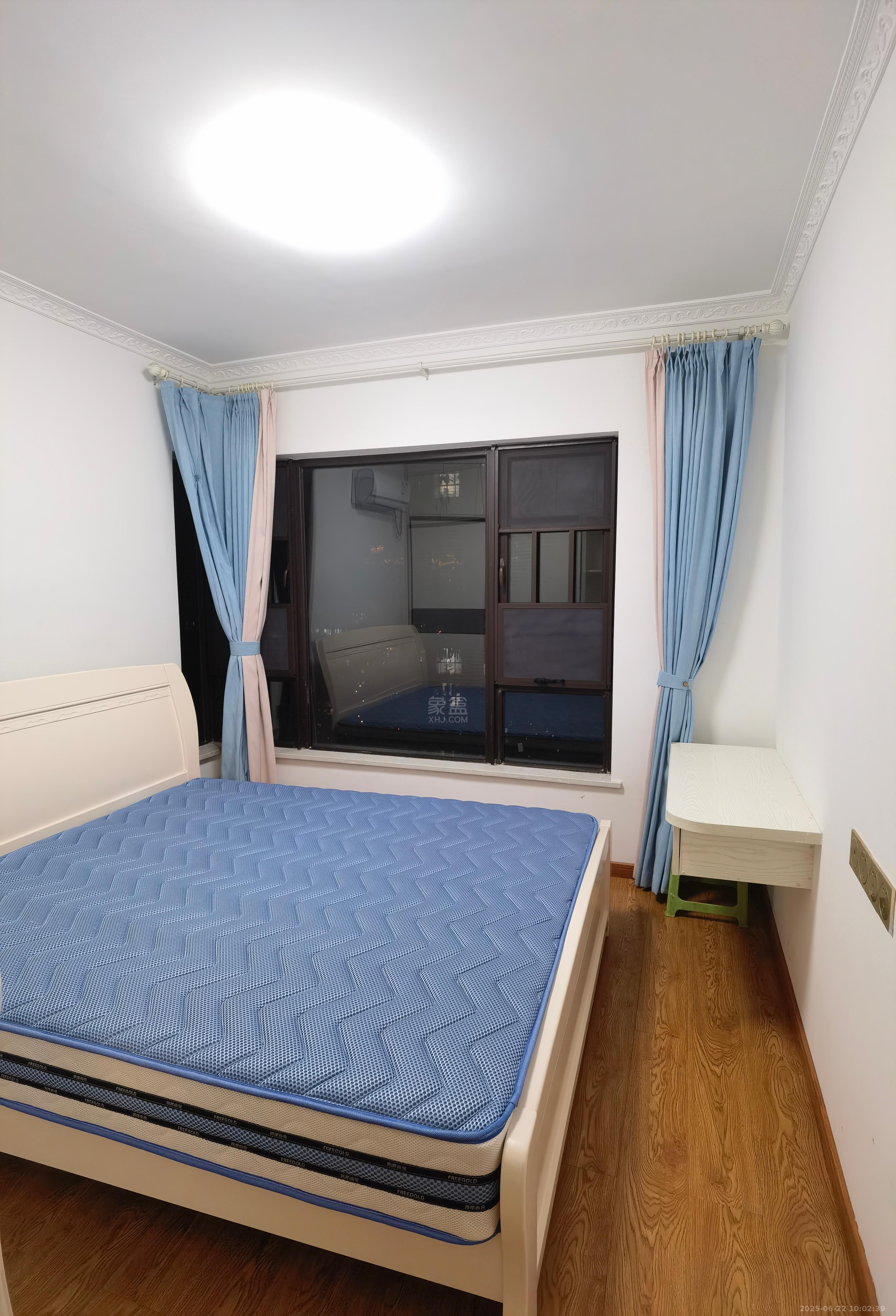 蓝溪谷 3室2厅2卫 2200.0元/月 蓝溪谷 3室2厅2卫 2200.0元/月室内图