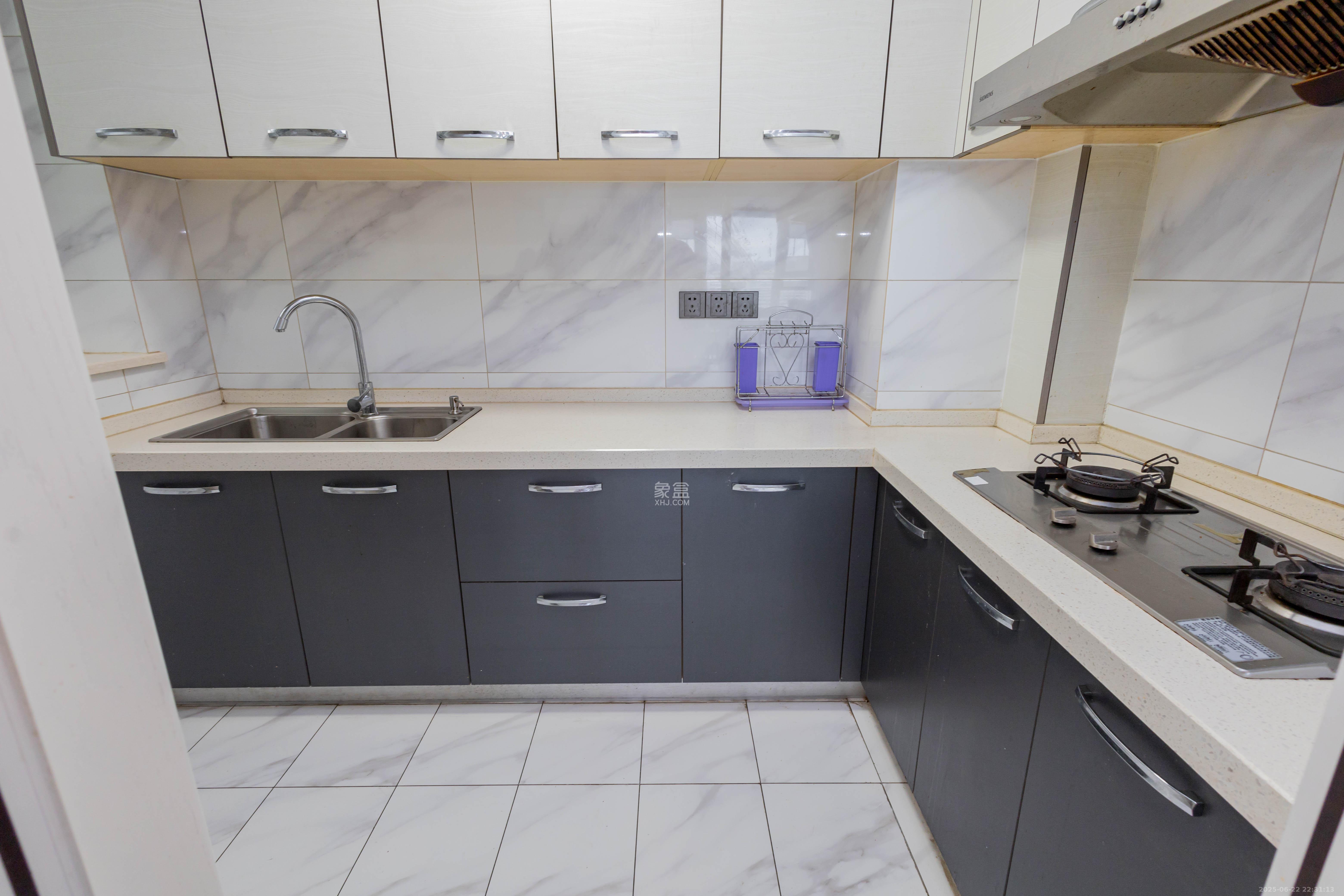 金科天悦(金科美邻汇) 3室2厅1卫 59.8万 金科天悦(金科美邻汇) 3室2厅1卫 59.8万厨房