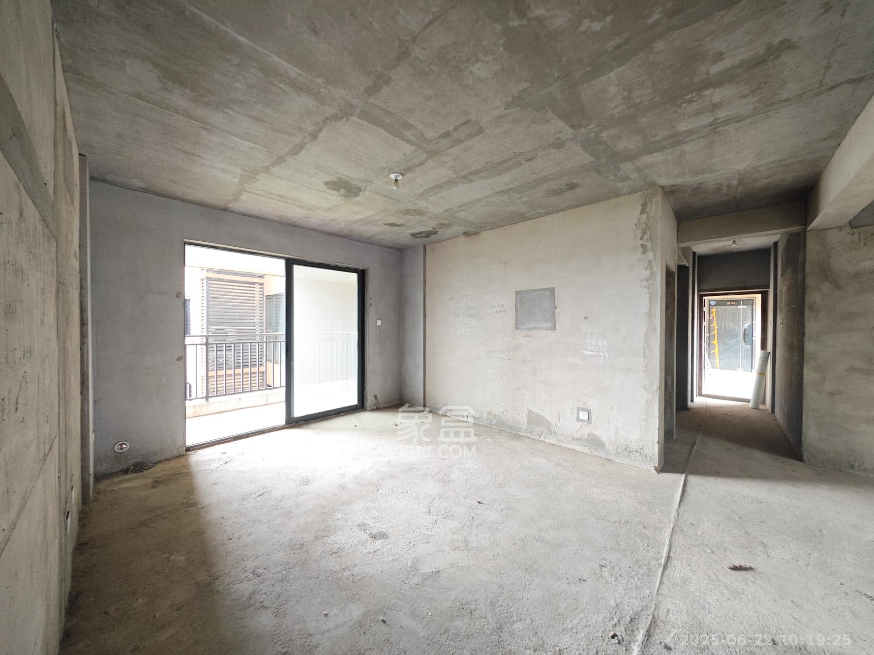 中建嘉和城  3室2厅2卫   85.00万