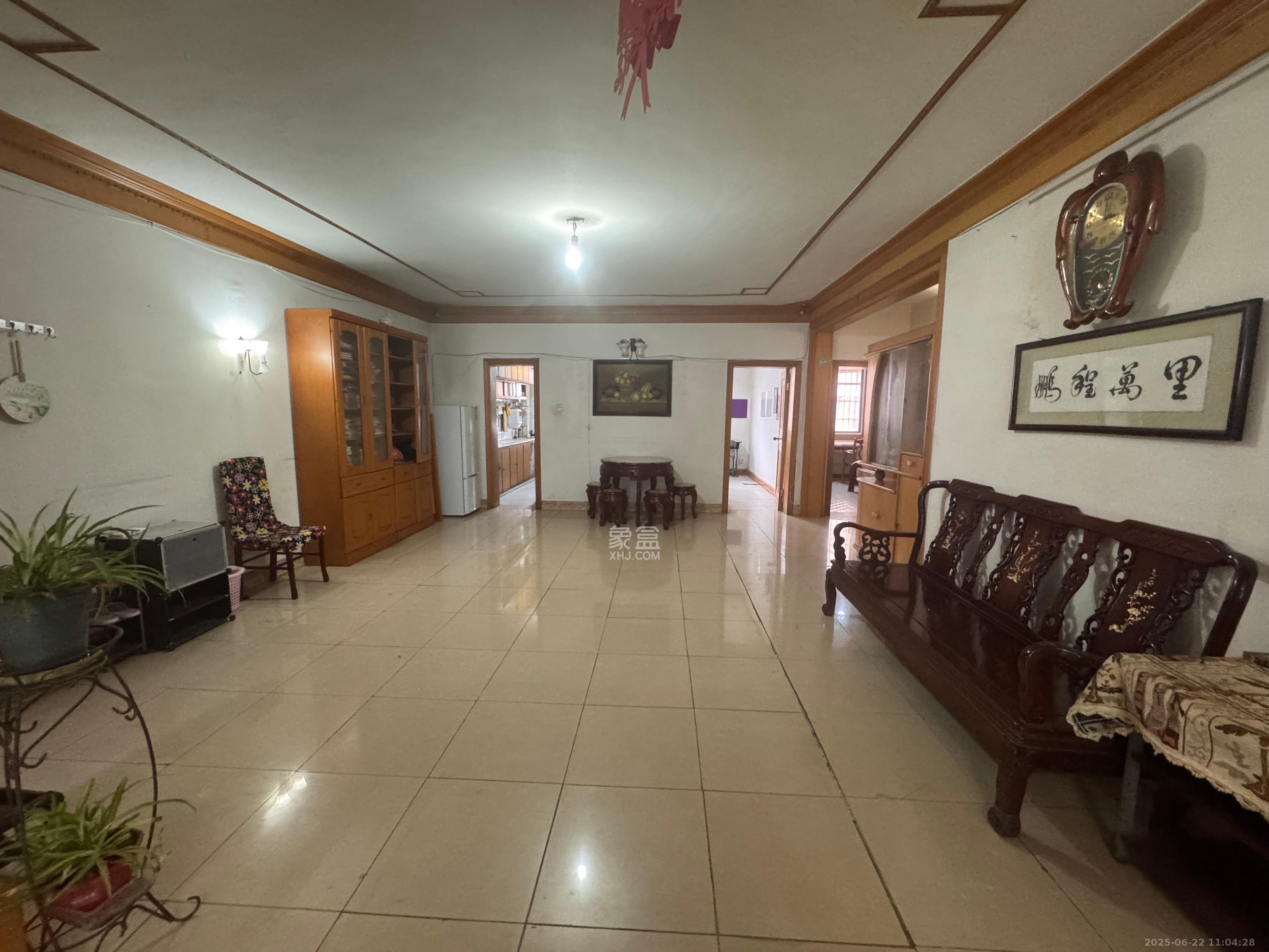 戥子桥散盘  3室2厅2卫    2200.0元/月 戥子桥散盘  3室2厅2卫    2200.0元/月室内图1