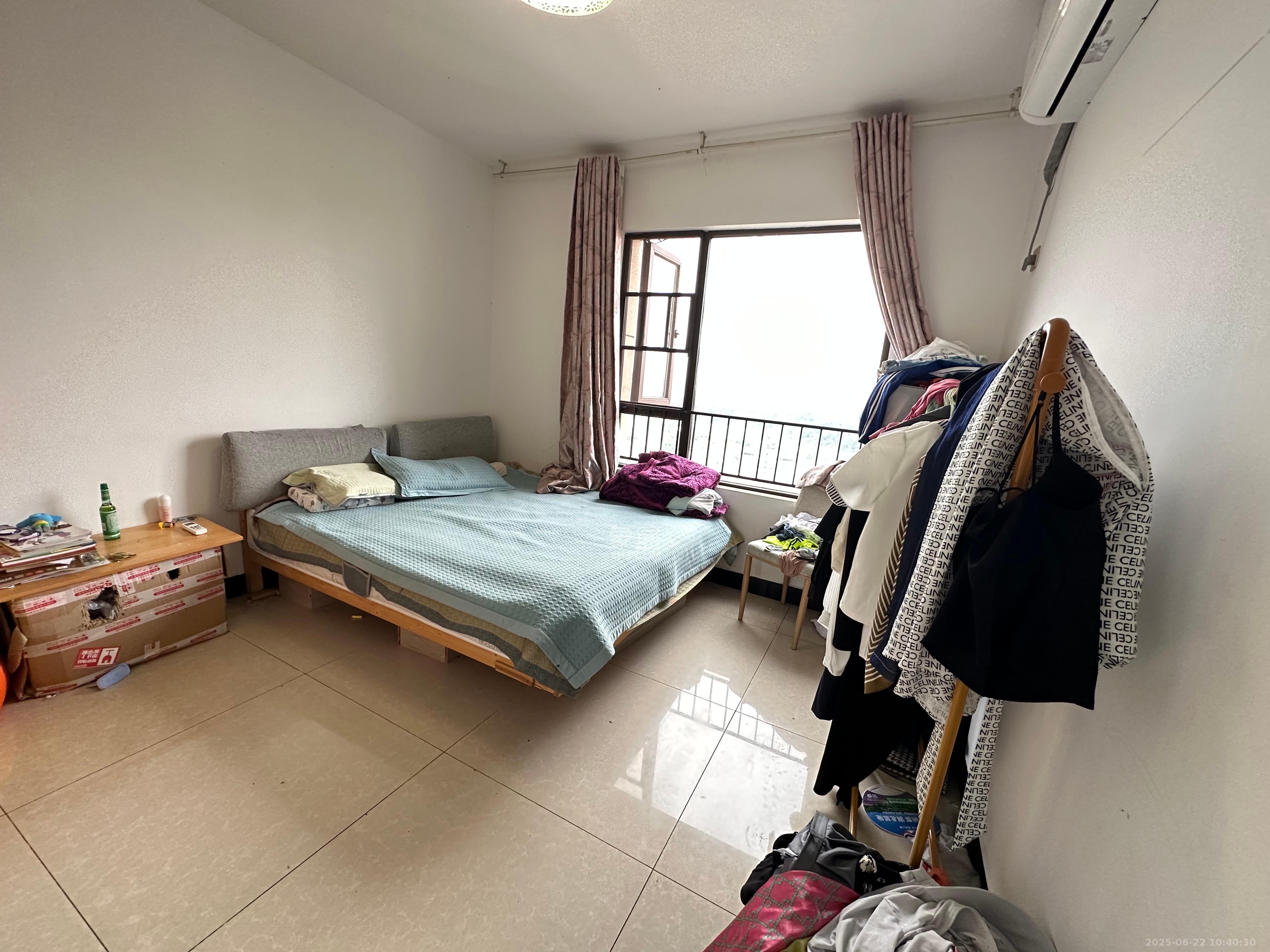 卓越蔚蓝海岸三期  4室2厅2卫   3350.00元/月室内图