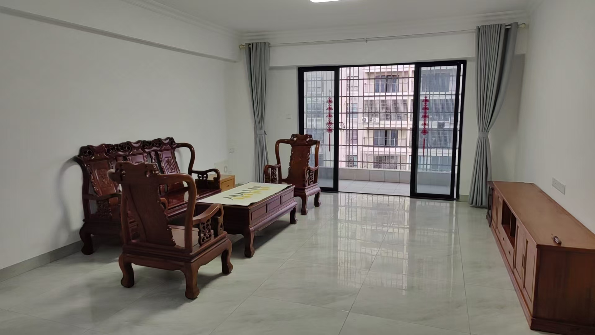 书香苑  4室2厅2卫    2600.0元/月 书香苑  4室2厅2卫    2600.0元/月室内图