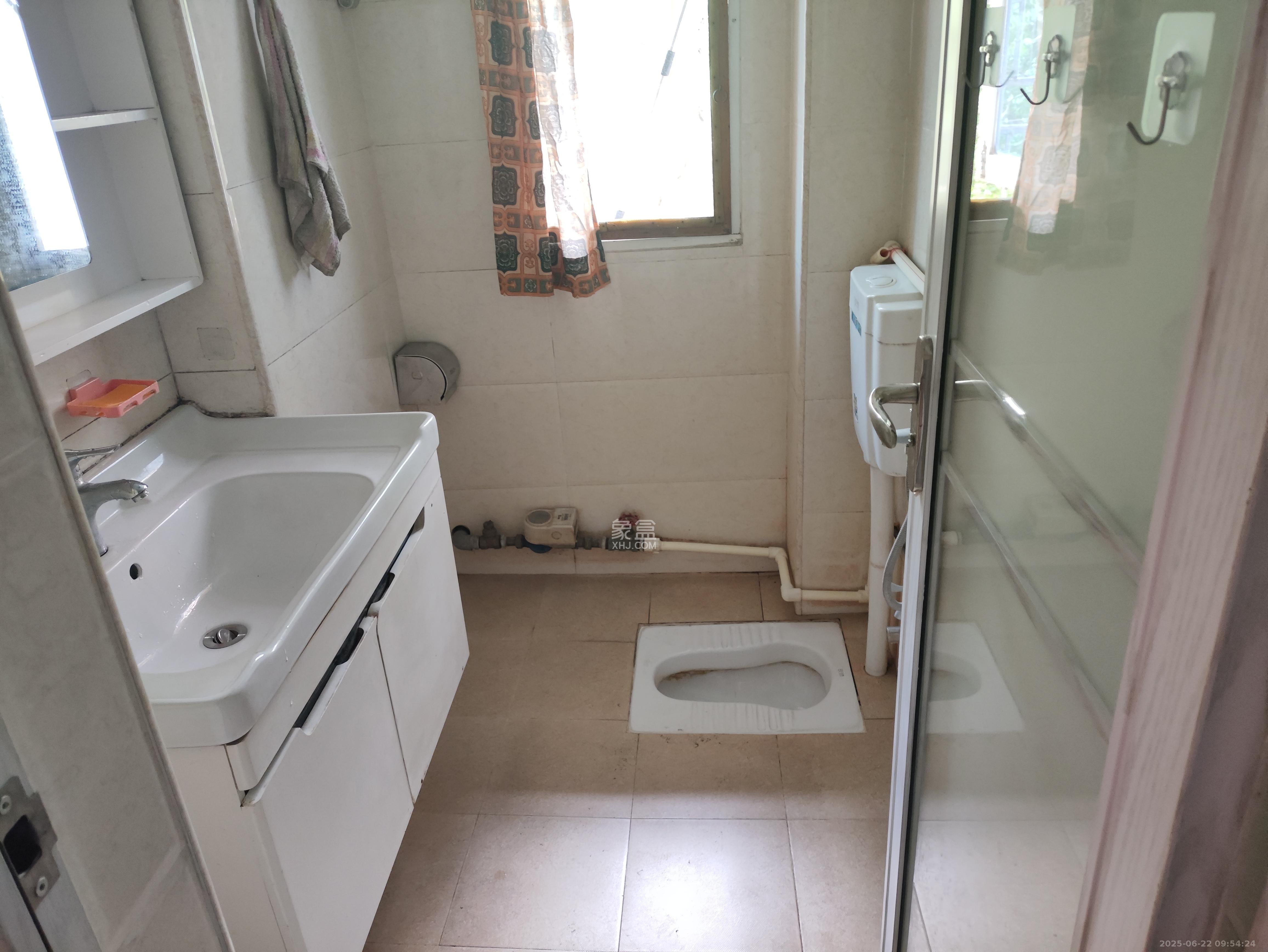 清水塘社区电信宿舍  2室1厅1卫    2800.0元/月室内图