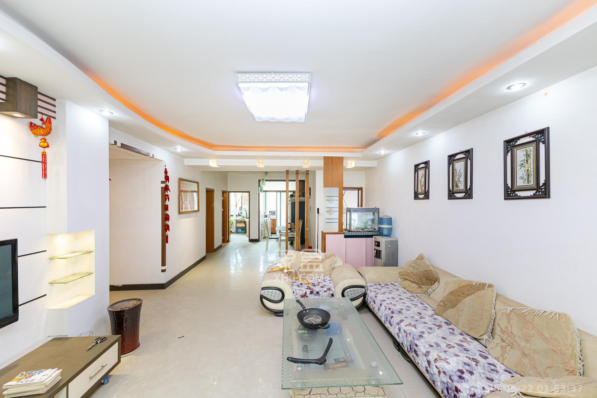 长高圆梦佳苑 3室2厅2卫 65.0万 长高圆梦佳苑 3室2厅2卫 65.0万客厅