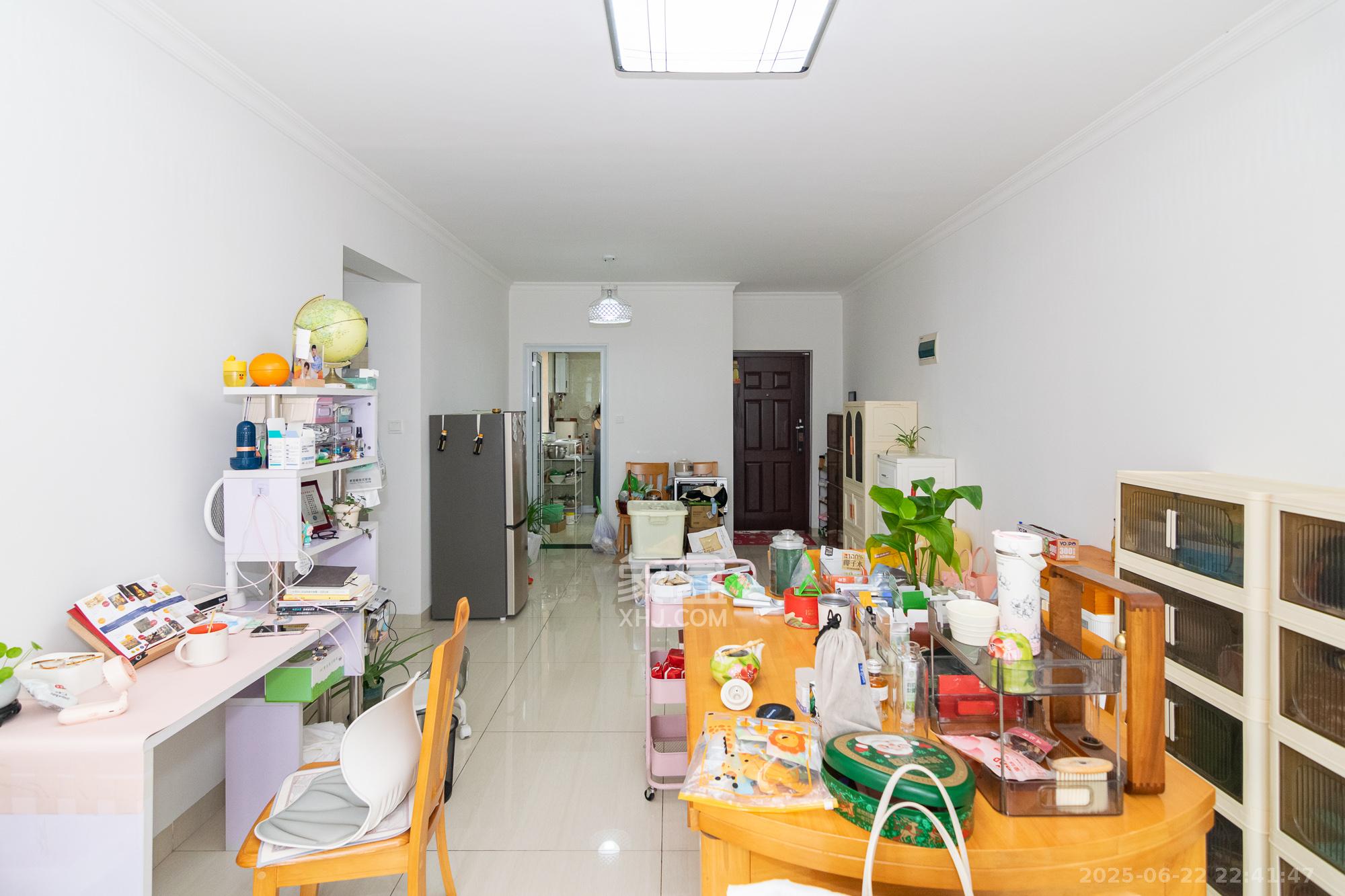 荣盛岳麓峰景 3室2厅2卫 66.0万 荣盛岳麓峰景 3室2厅2卫 66.0万客厅