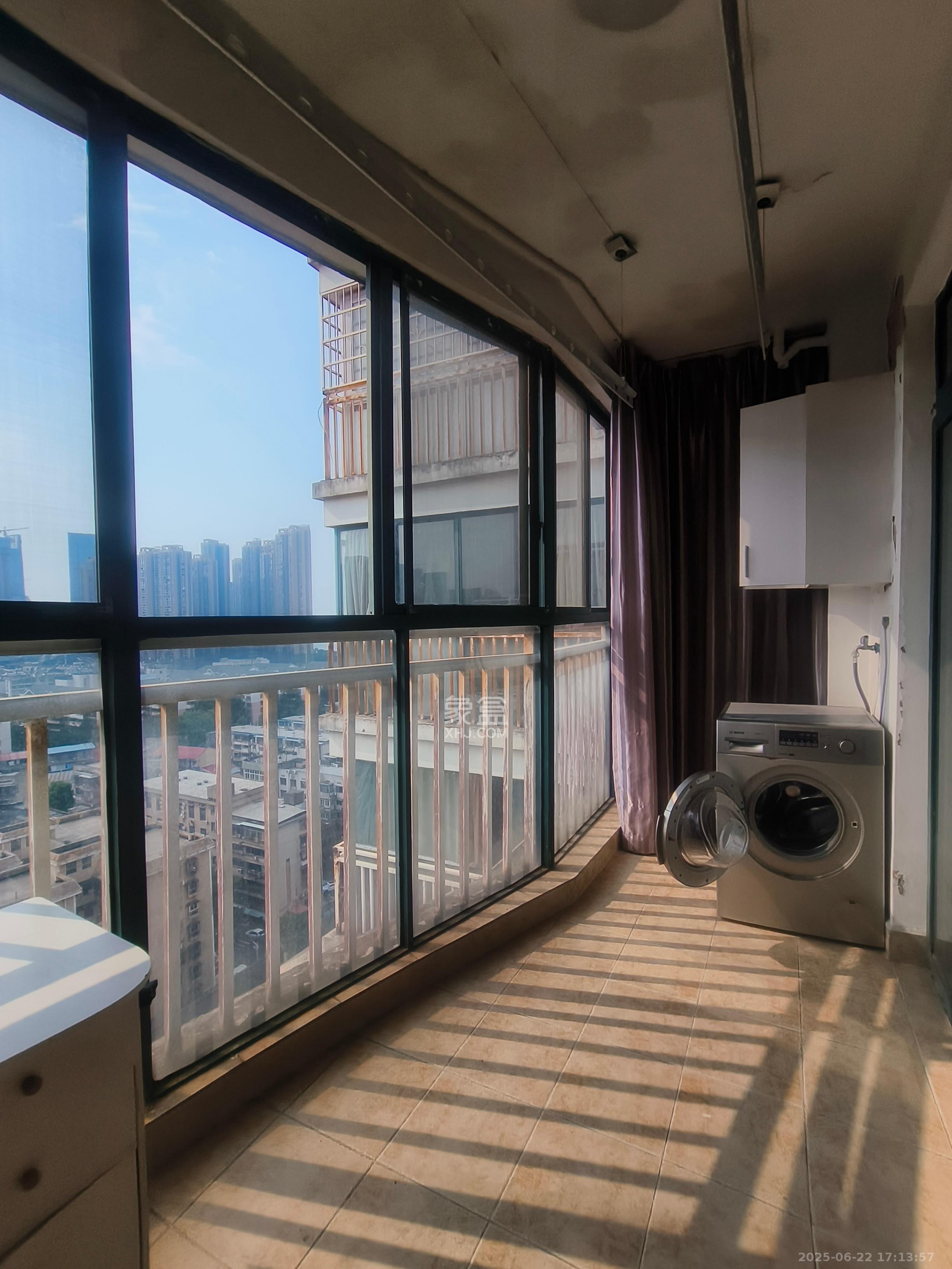 佳阳悦景馨都  2室2厅1卫    2300.0元/月室内图