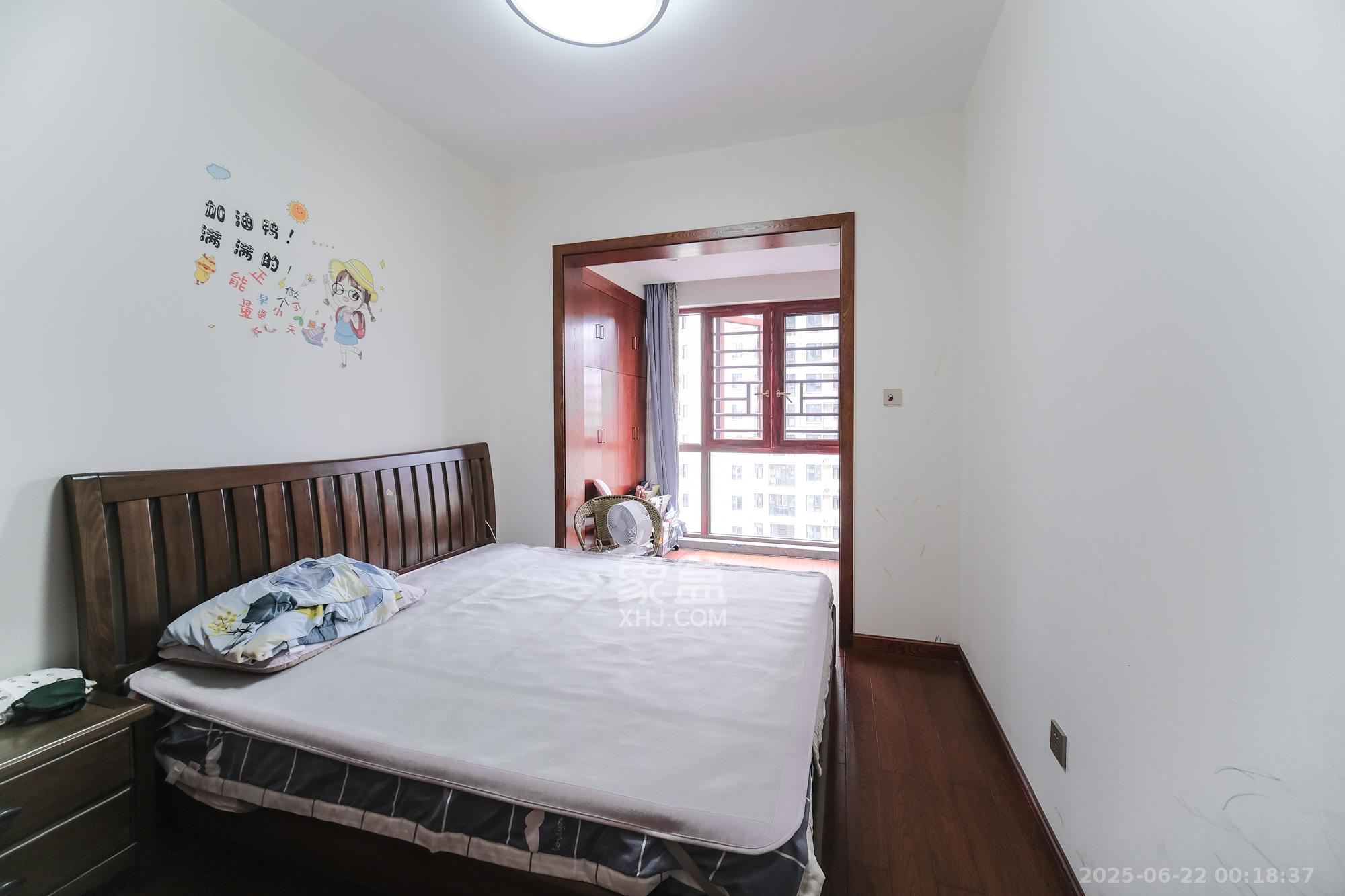 星雅美辰 4室2厅2卫 125.0万 星雅美辰 4室2厅2卫 125.0万卧室