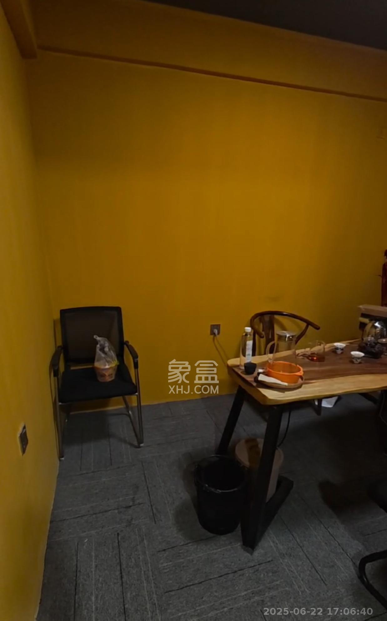 金科时代中心  3室1厅1卫    1800.0元/月室内图1