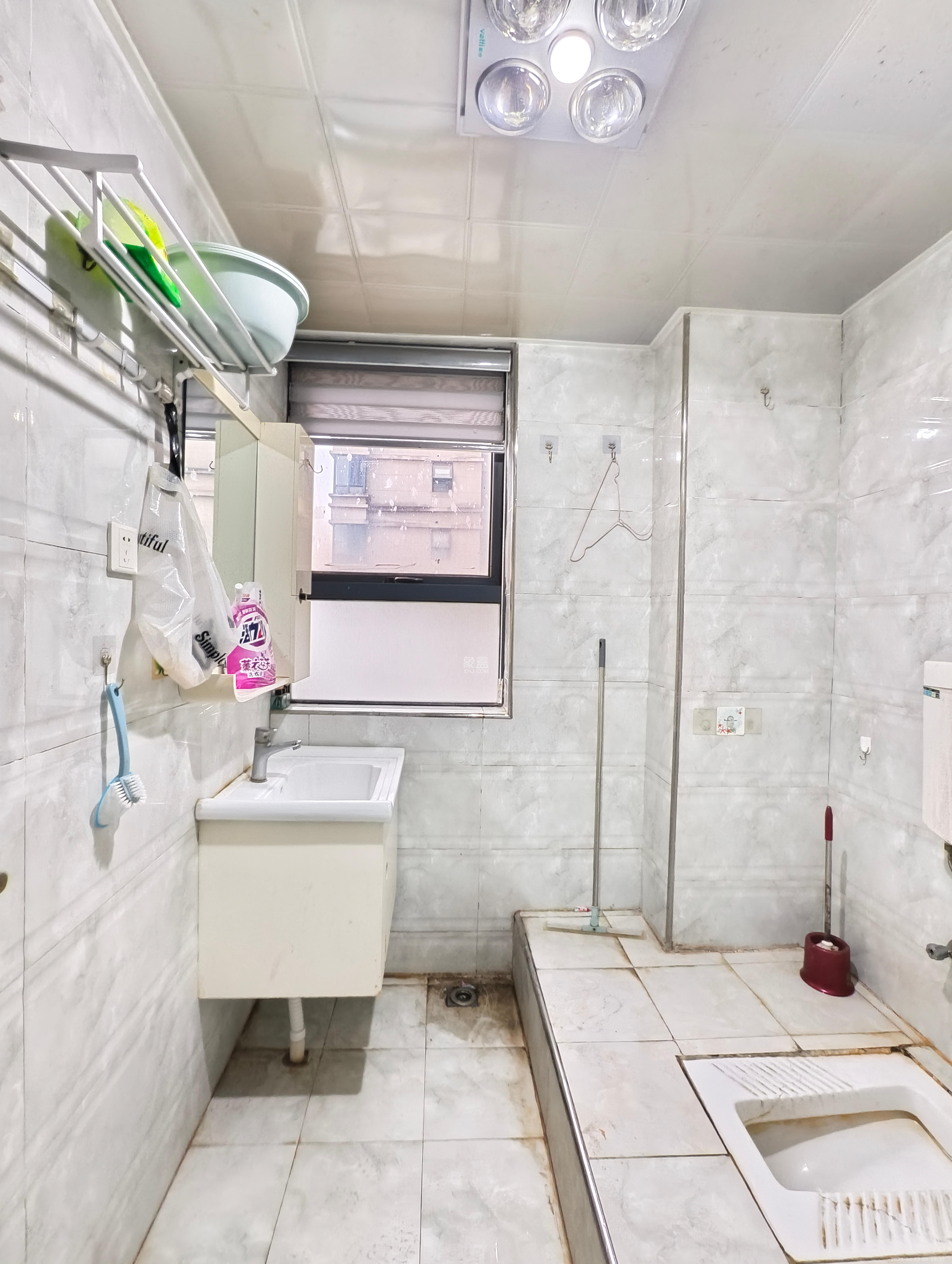 奥克斯广场 3室2厅1卫 2600.0元/月 奥克斯广场 3室2厅1卫 2600.0元/月室内图