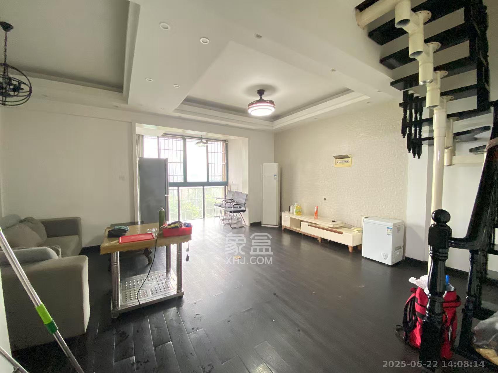 尊邸华庭  2室2厅1卫    2300.0元/月室内图