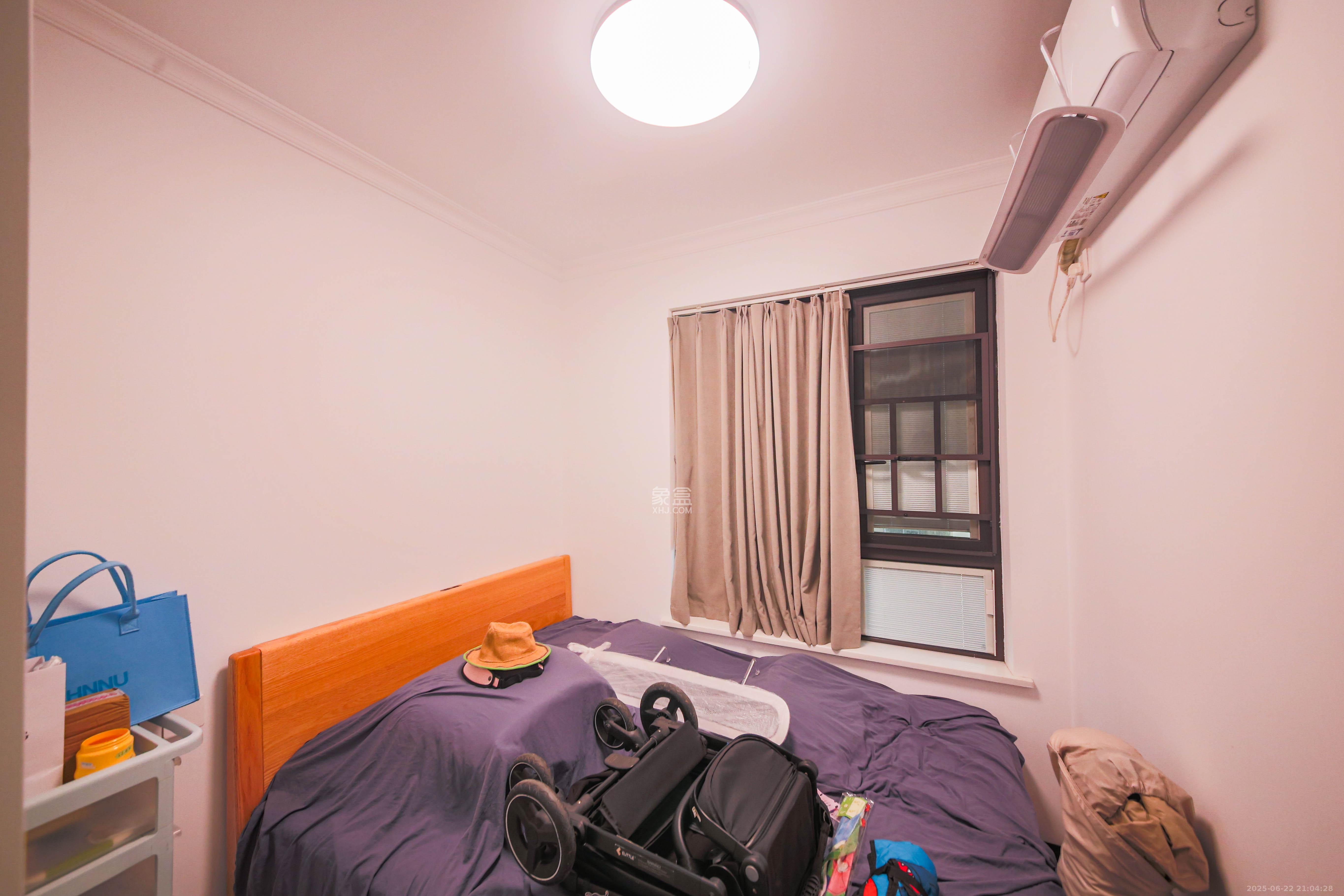 天城国际广场  3室2厅1卫    145.0万 天城国际广场  3室2厅1卫    145.0万卧室