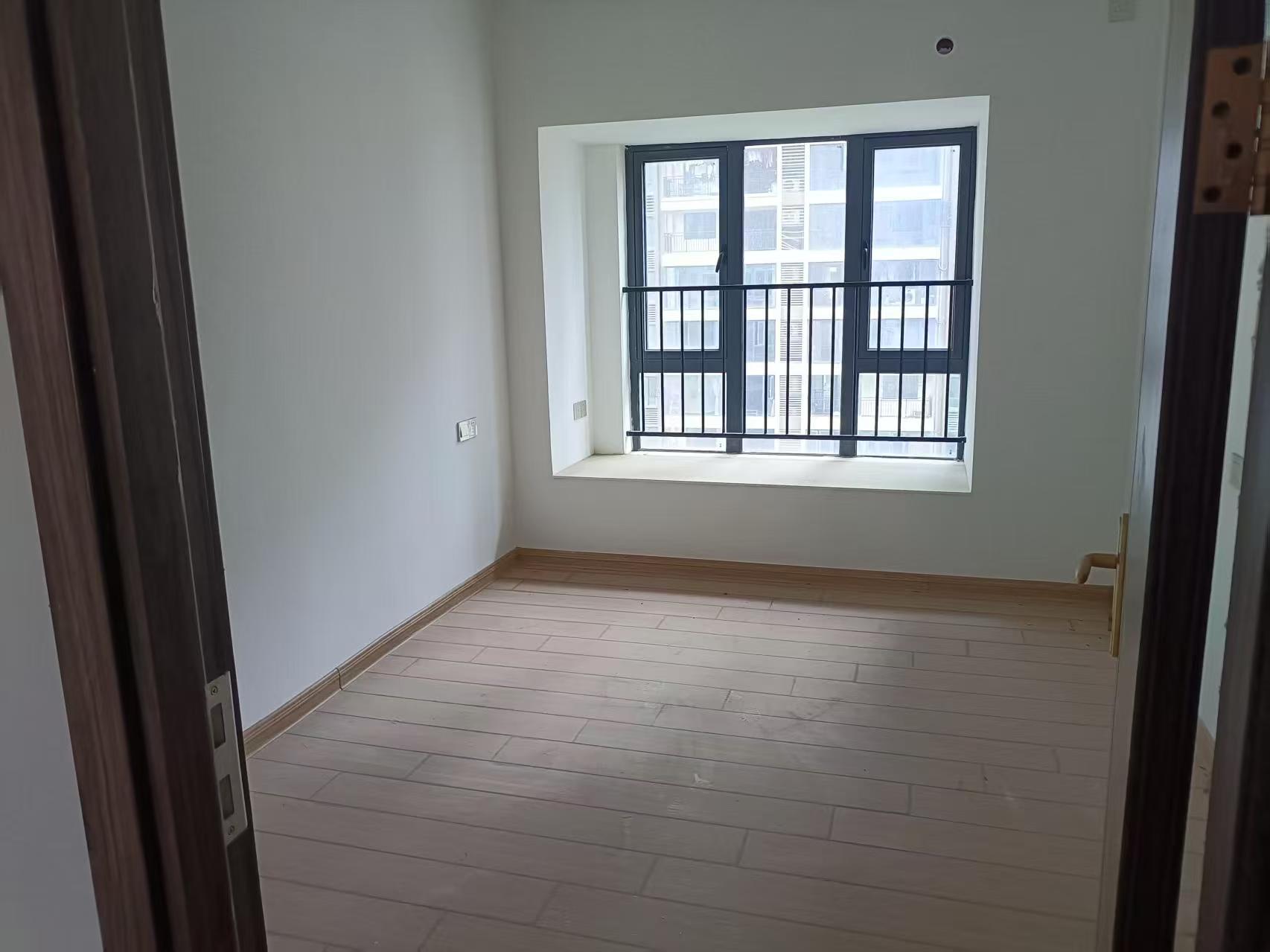 碧桂园梓山府 4室2厅2卫 2000.0元/月 碧桂园梓山府 4室2厅2卫 2000.0元/月室内图