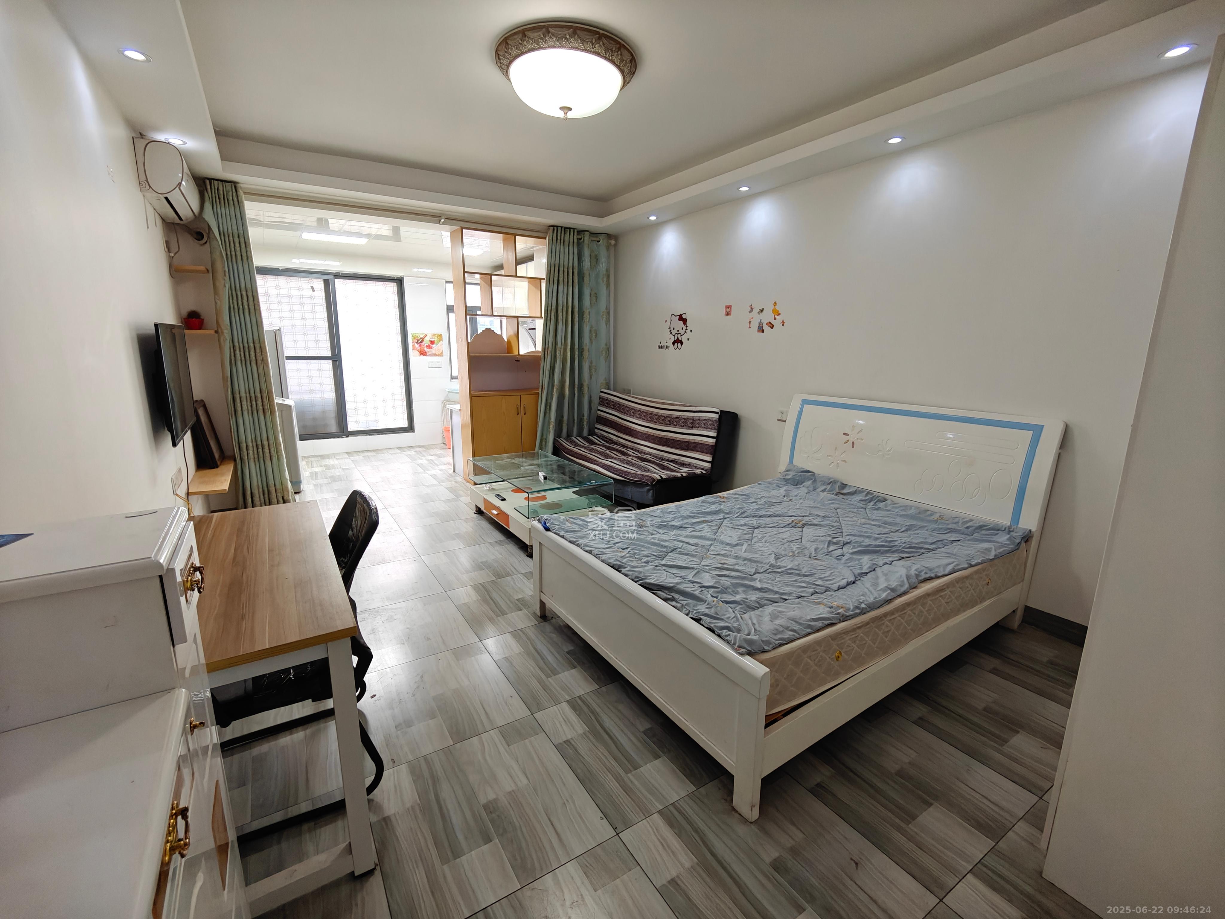 西子湖畔沃府  1室1厅1卫    1800.0元/月