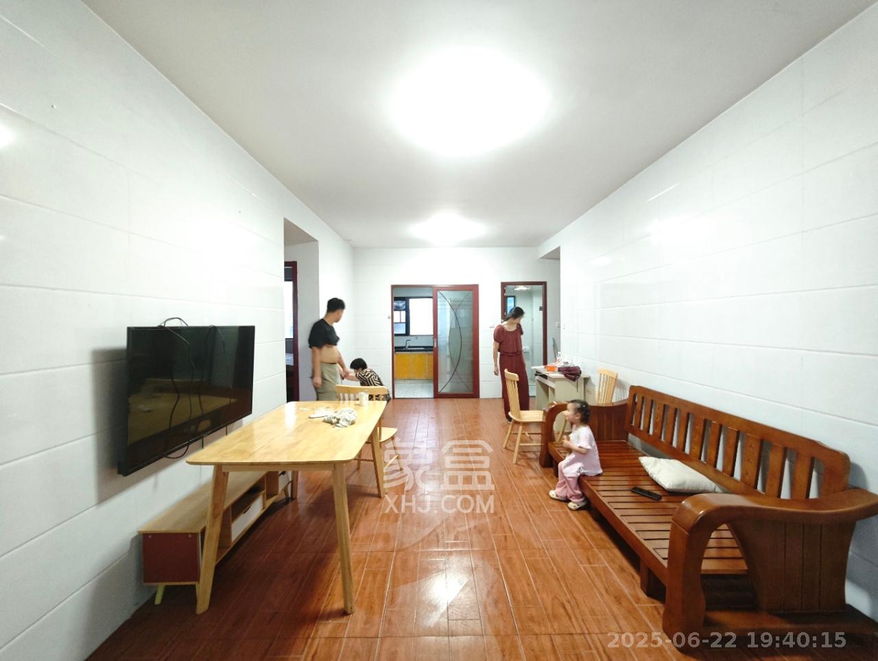 东驿竹园  2室2厅1卫    1800.0元/月