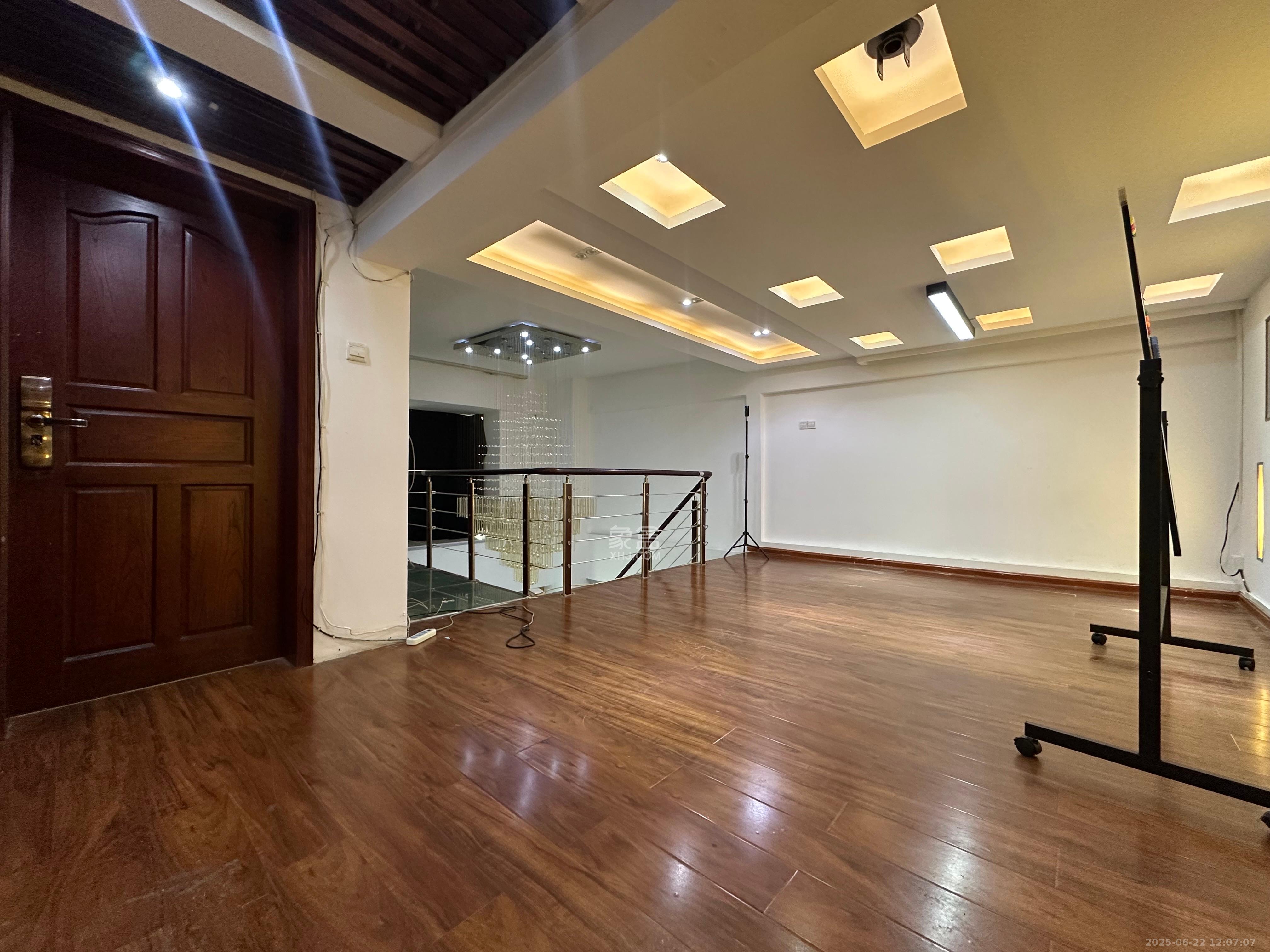 城市快线(新建大厦) 1室1厅1卫 2500.0元/月 城市快线(新建大厦) 1室1厅1卫 2500.0元/月室内图