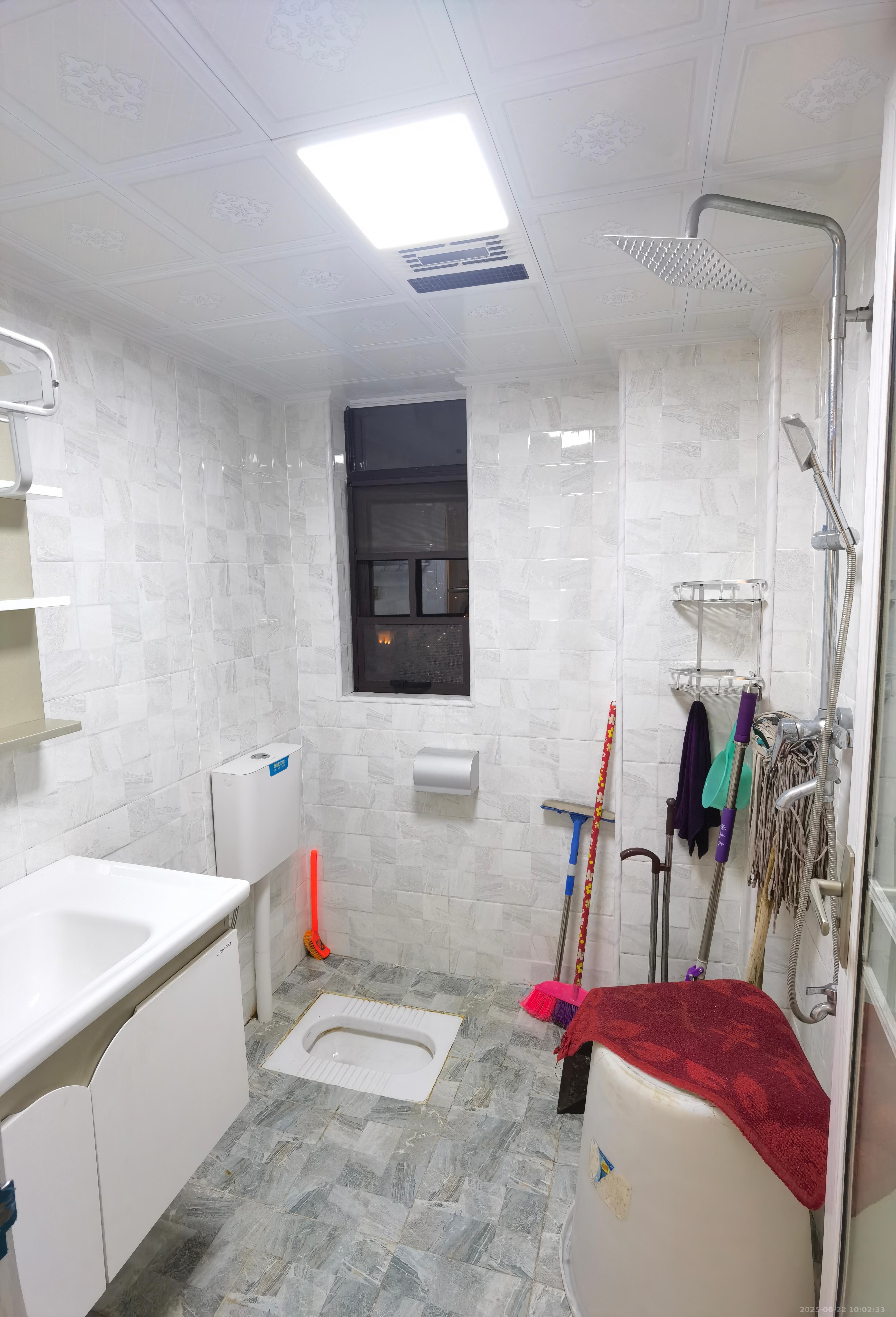 蓝溪谷 3室2厅2卫 2200.0元/月 蓝溪谷 3室2厅2卫 2200.0元/月室内图