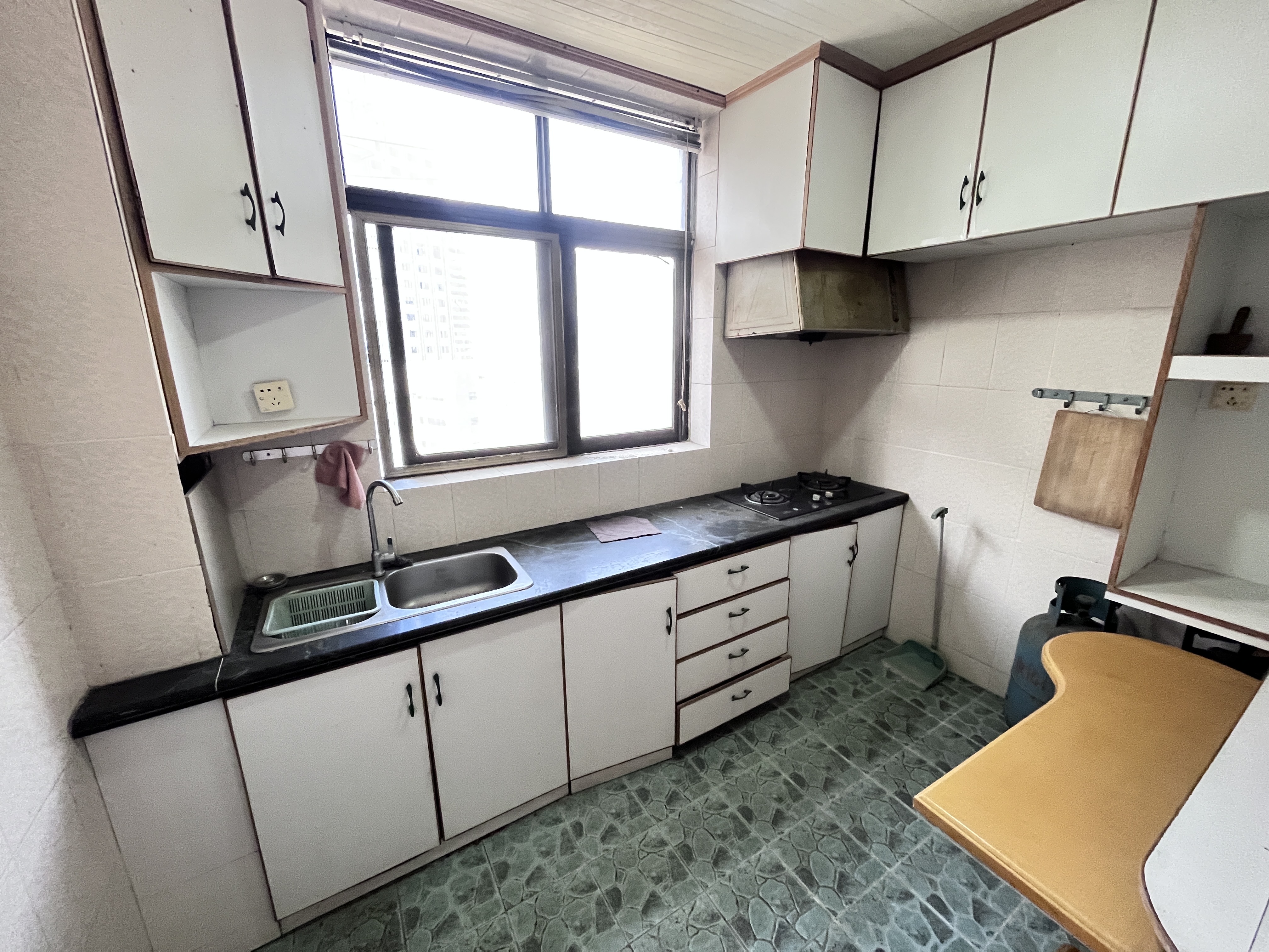 中湘公寓 3室2厅2卫 108.0万 中湘公寓 3室2厅2卫 108.0万客厅