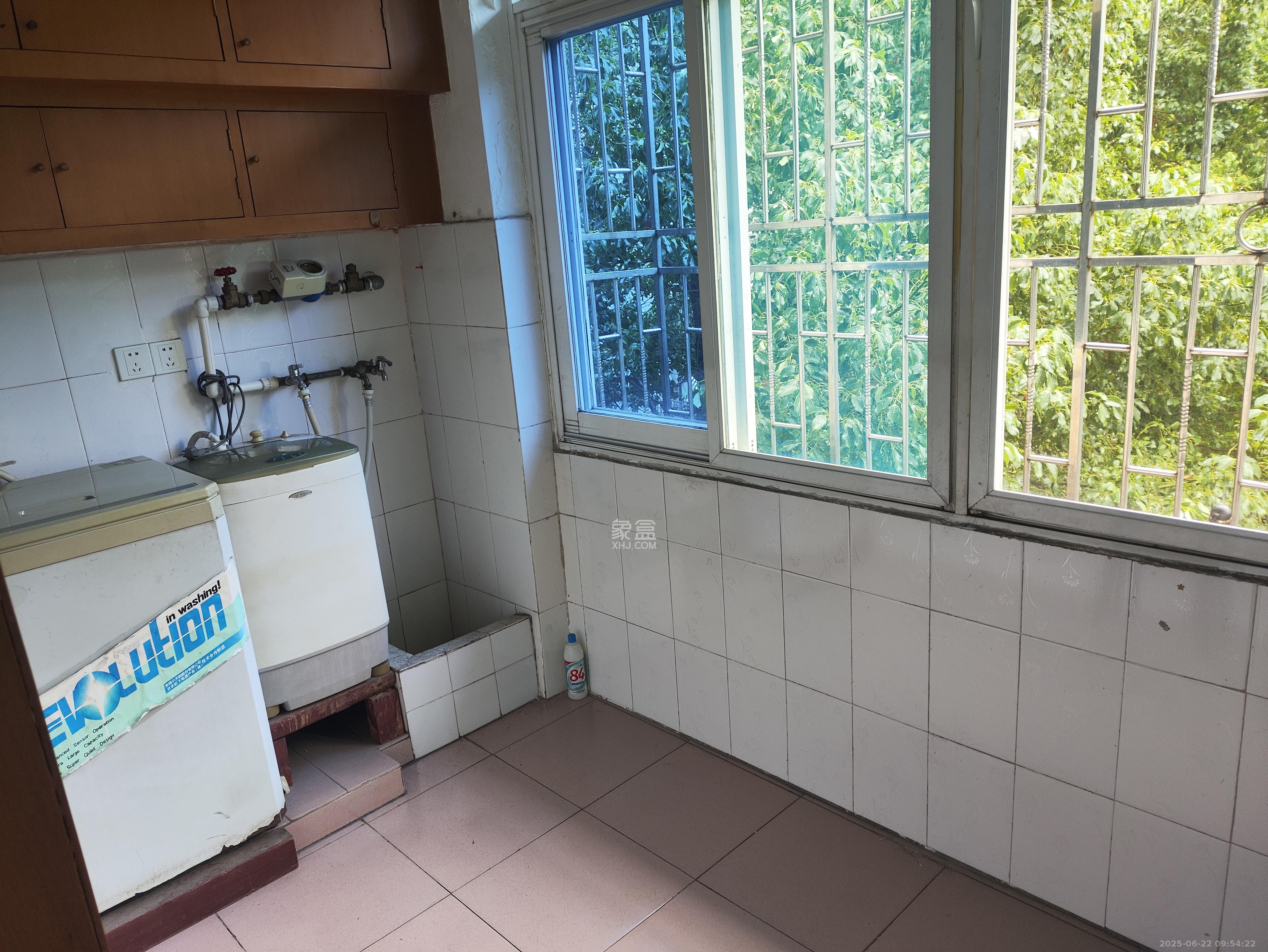 清水塘社区电信宿舍  2室1厅1卫    2800.0元/月室内图