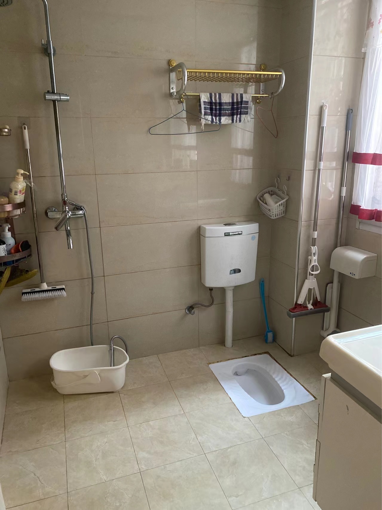 农业银行春园支行宿舍  2室1厅1卫    900.0元/月 农业银行春园支行宿舍  2室1厅1卫    900.0元/月室内图