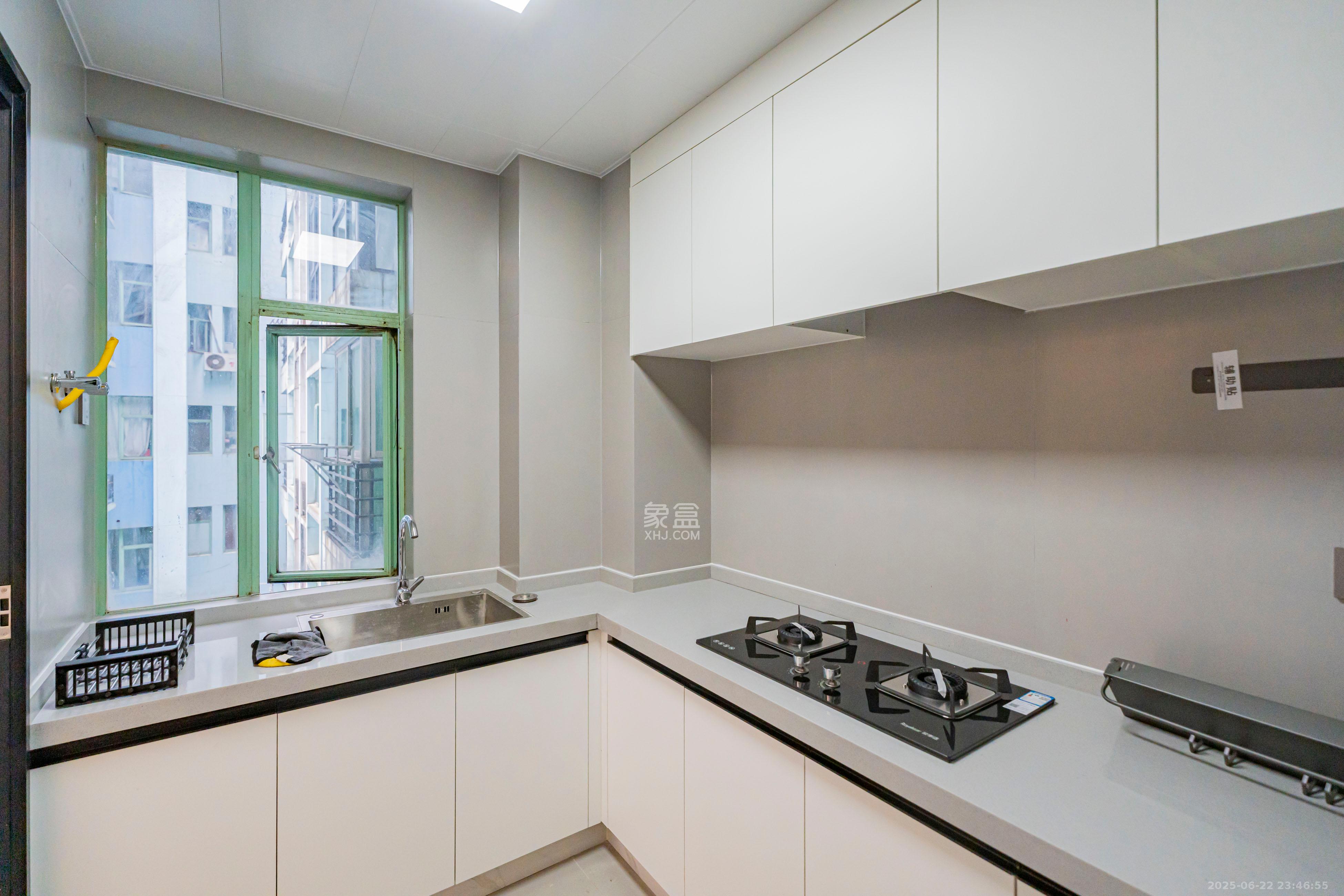 锦绣华天 3室2厅2卫 120.8万 锦绣华天 3室2厅2卫 120.8万厨房