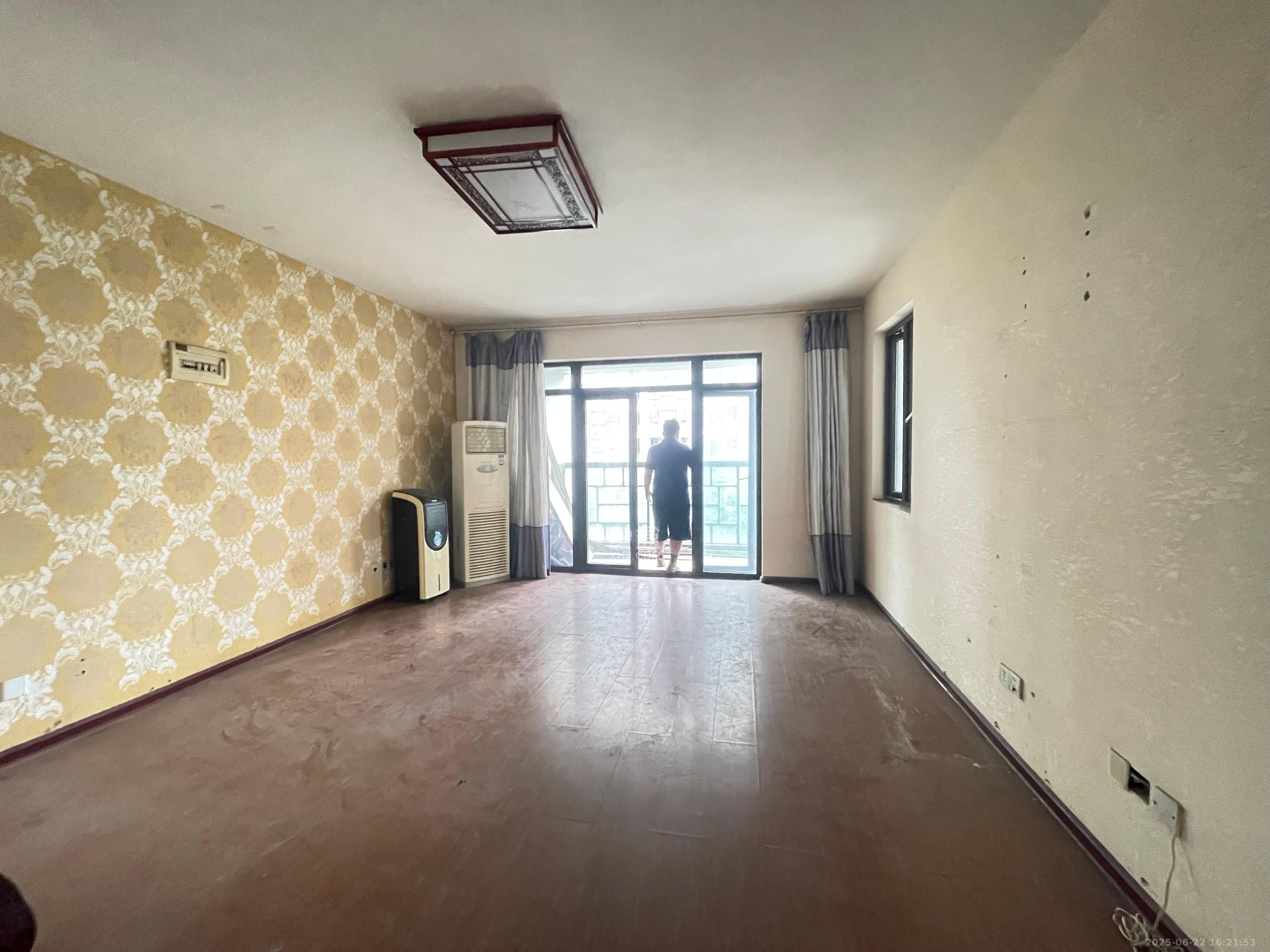 西子湖畔沃府  4室2厅2卫    2600.0元/月 西子湖畔沃府  4室2厅2卫    2600.0元/月室内图