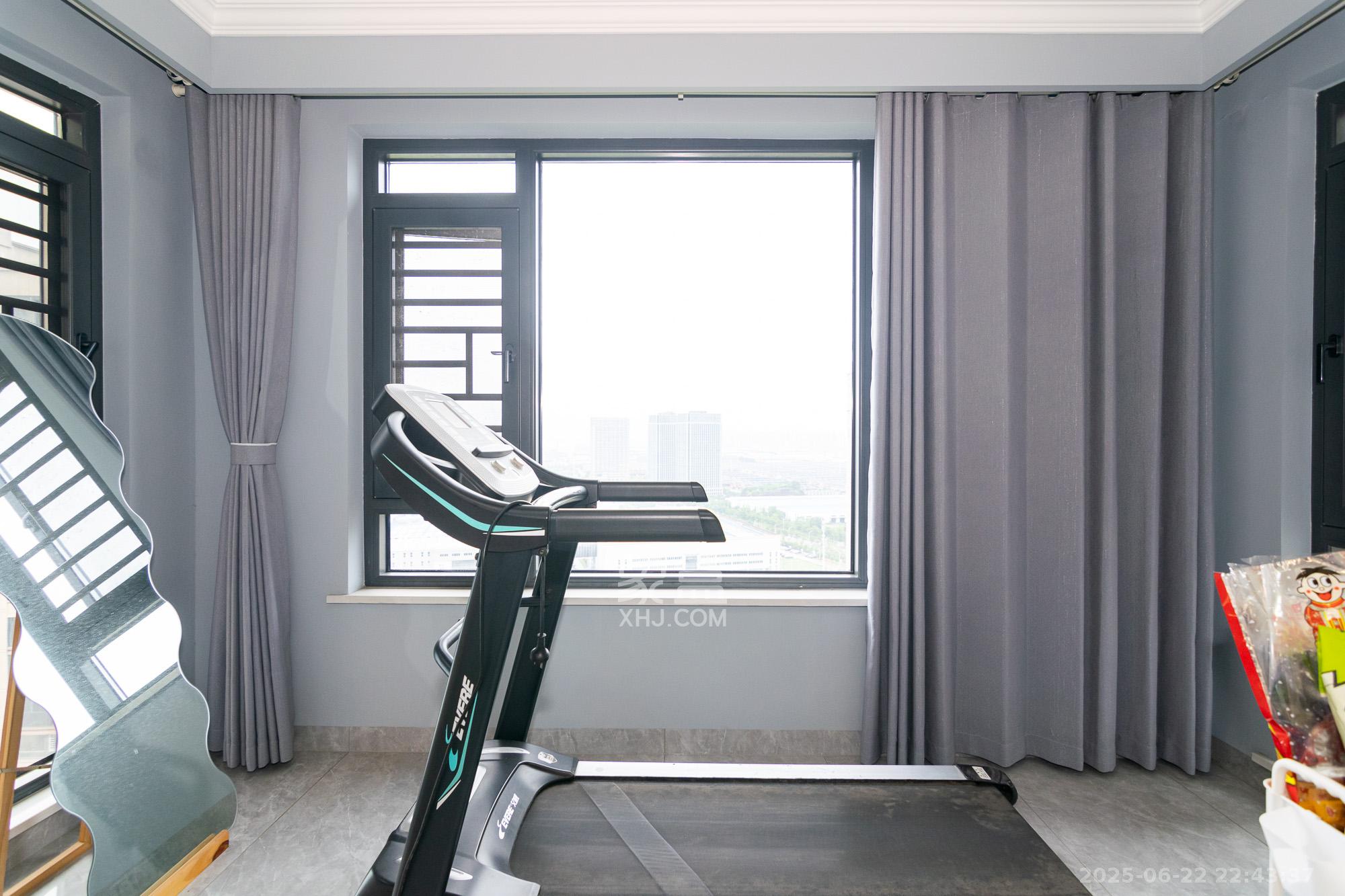 大汉公园里(大汉幸福佳园) 4室2厅2卫 78.0万 大汉公园里(大汉幸福佳园) 4室2厅2卫 78.0万阳台