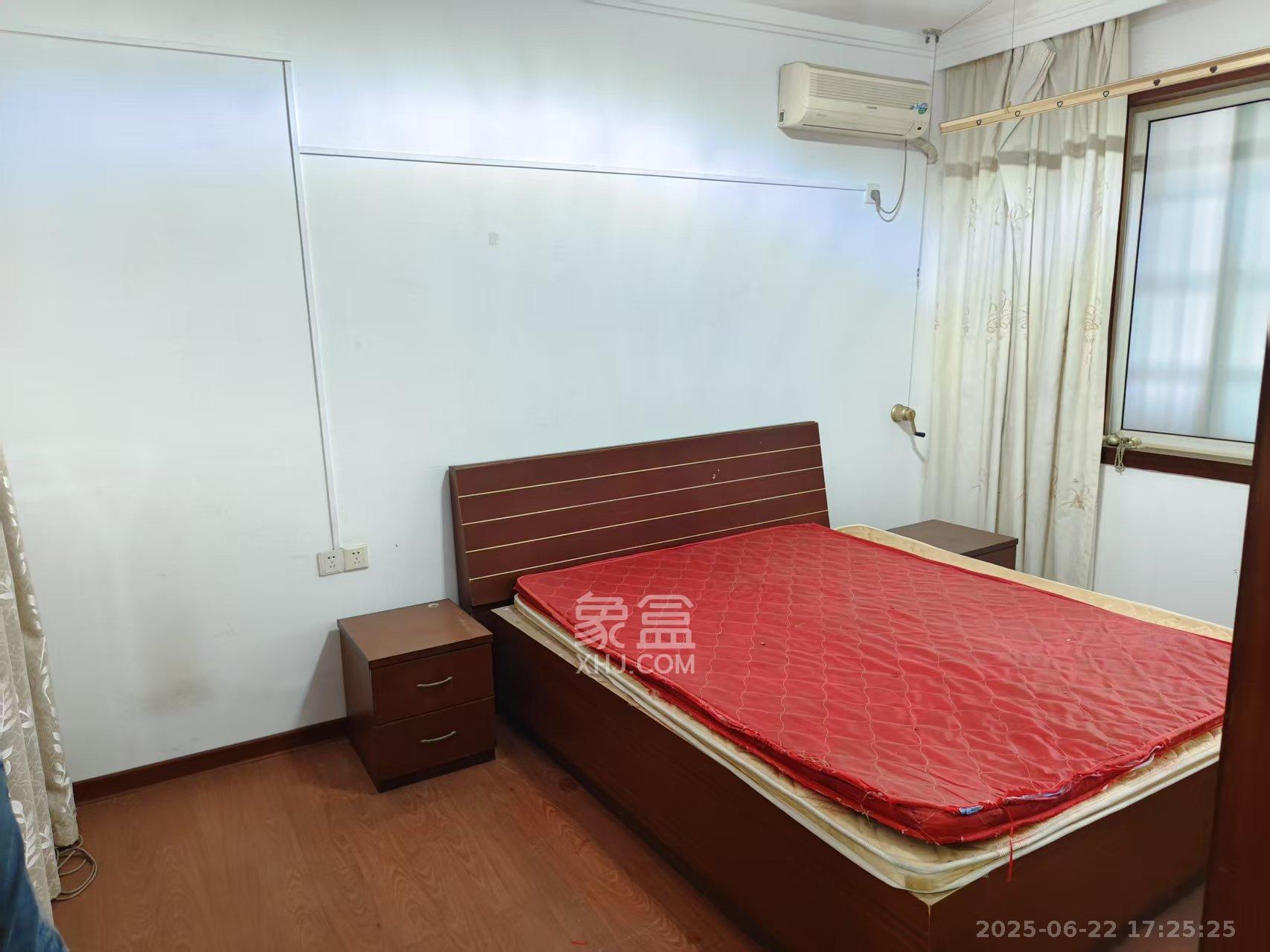 中扬华苑  4室2厅4卫    2600.0元/月 中扬华苑  4室2厅4卫    2600.0元/月室内图