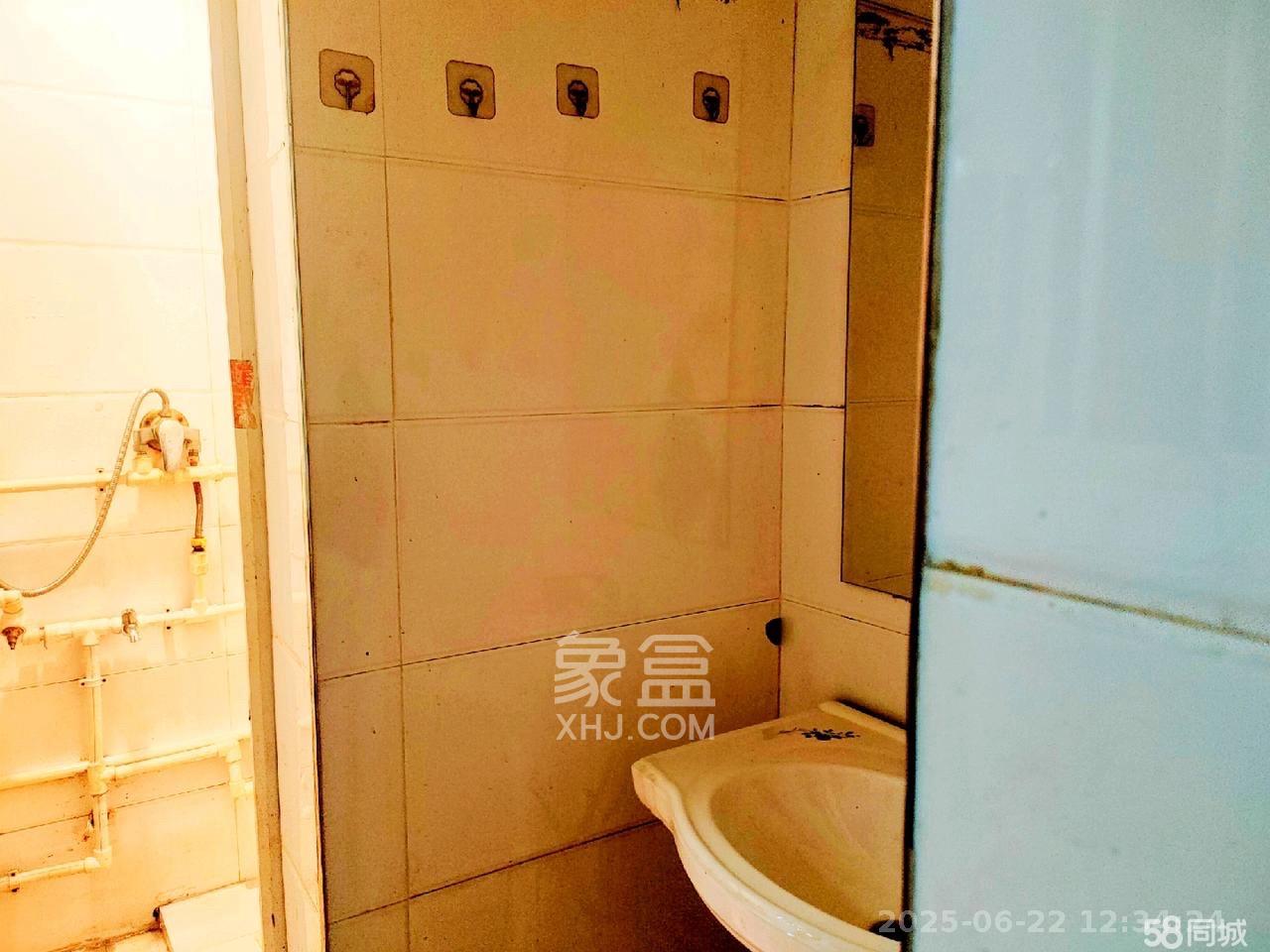 望麓园散盘 1室2厅1卫 2100.0元/月 望麓园散盘 1室2厅1卫 2100.0元/月室内图