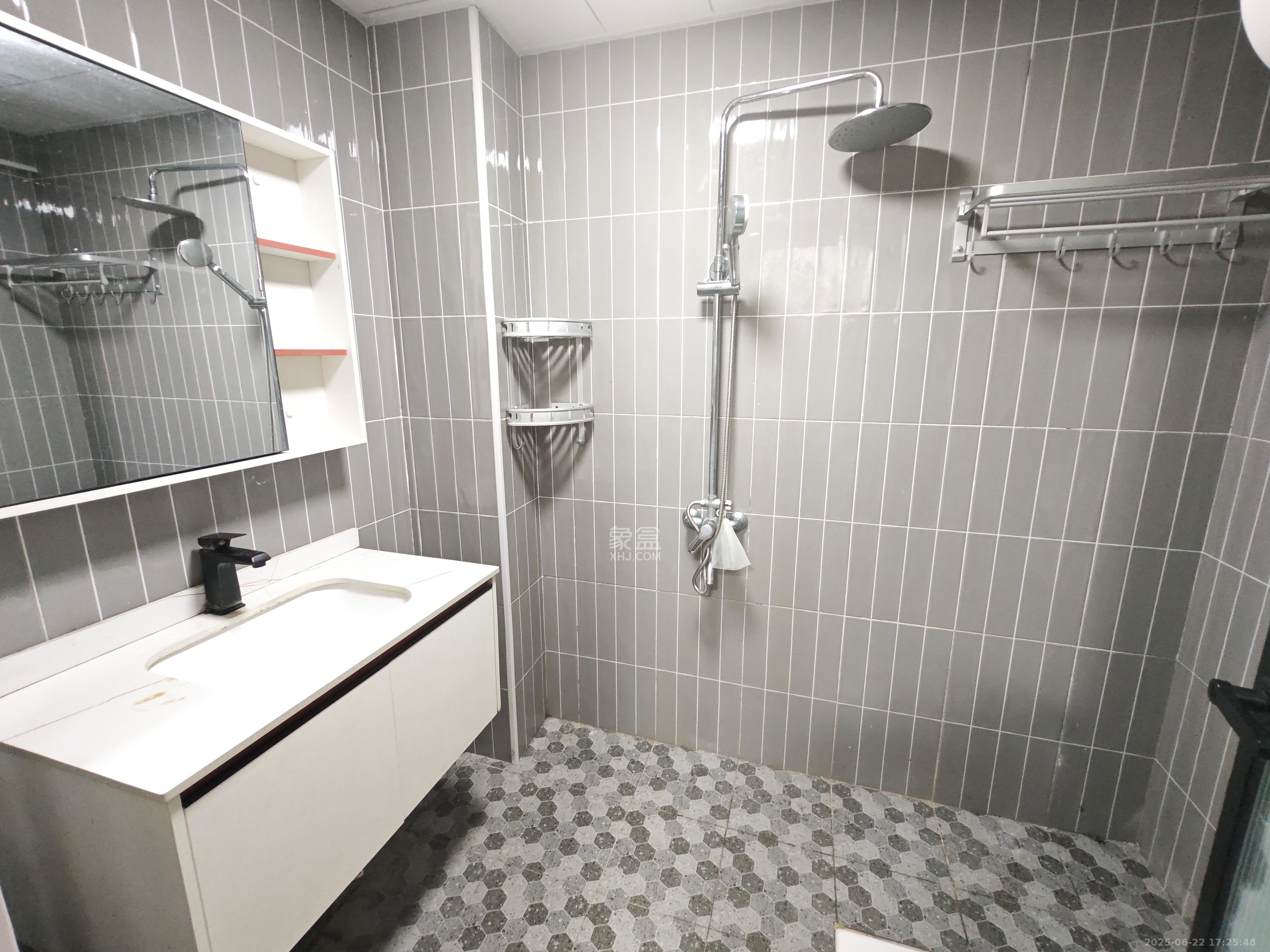 剑桥名门 1室1厅1卫 1400.0元/月 剑桥名门 1室1厅1卫 1400.0元/月室内图