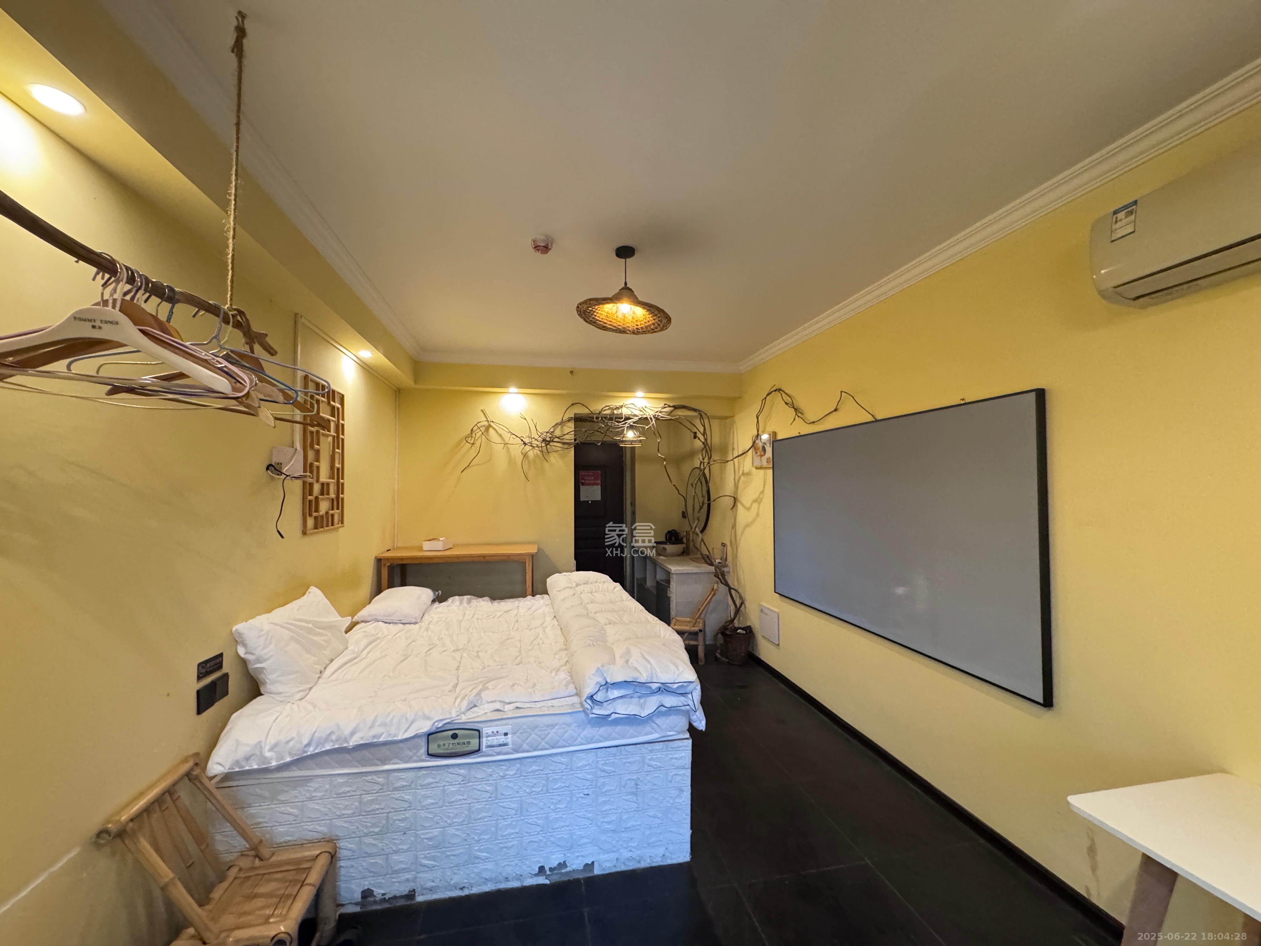 中海新城熙岸（中信新城五期）  1室1厅1卫    1000.0元/月室内图