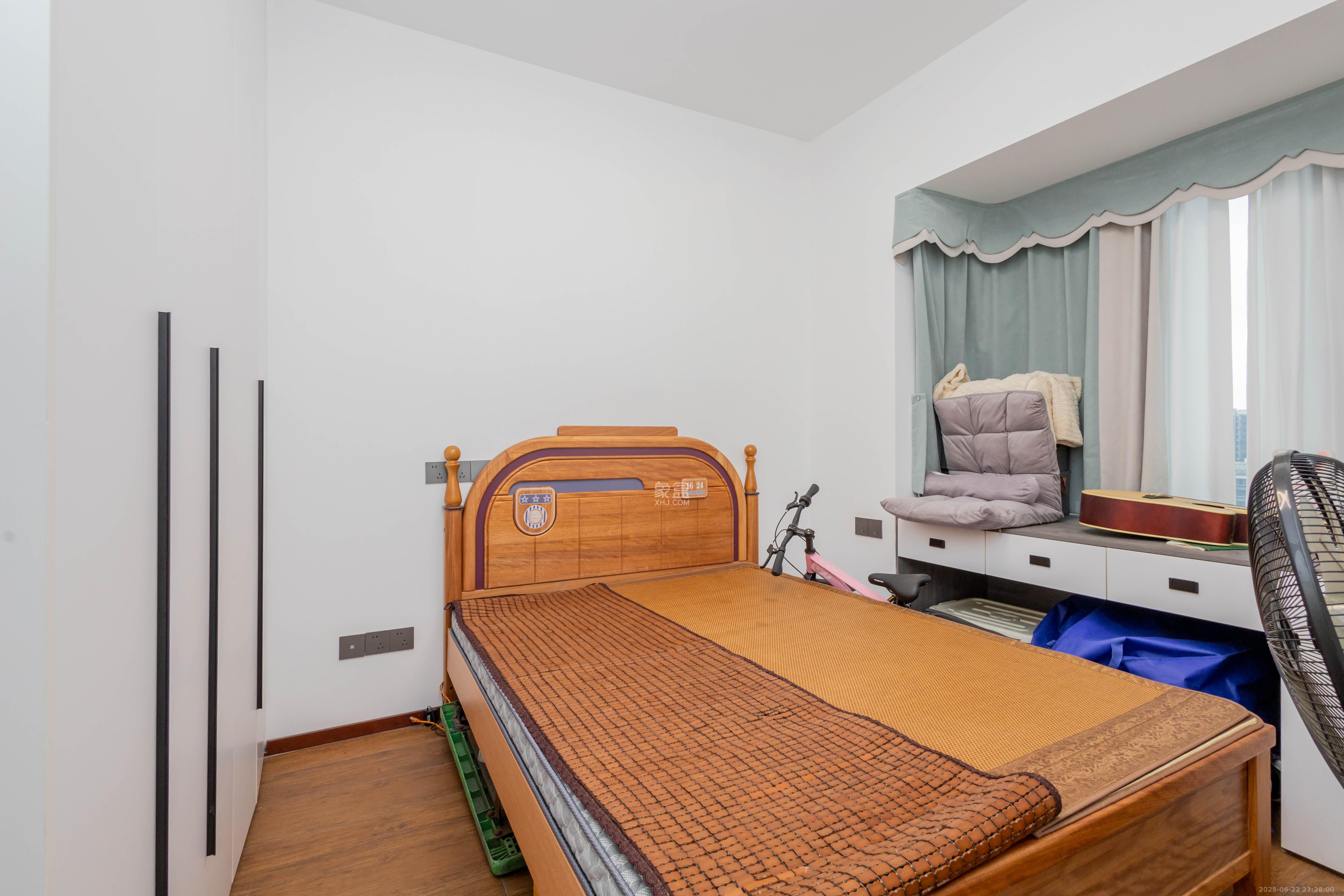 日盛湖湘花苑  3室2厅2卫    129.8万 日盛湖湘花苑  3室2厅2卫    129.8万卧室