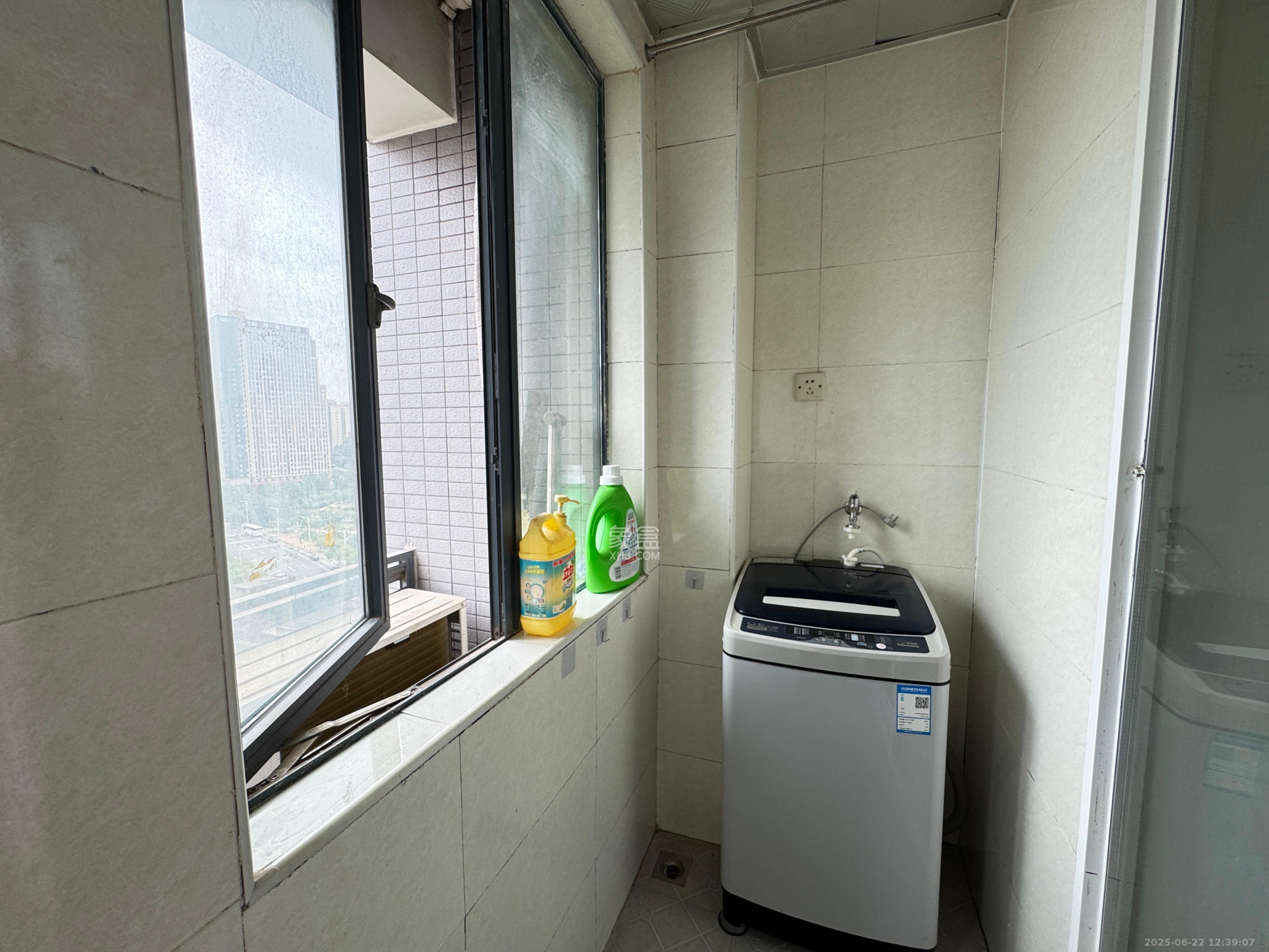 亚商国际 1室1厅1卫 1400.0元/月 亚商国际 1室1厅1卫 1400.0元/月室内图