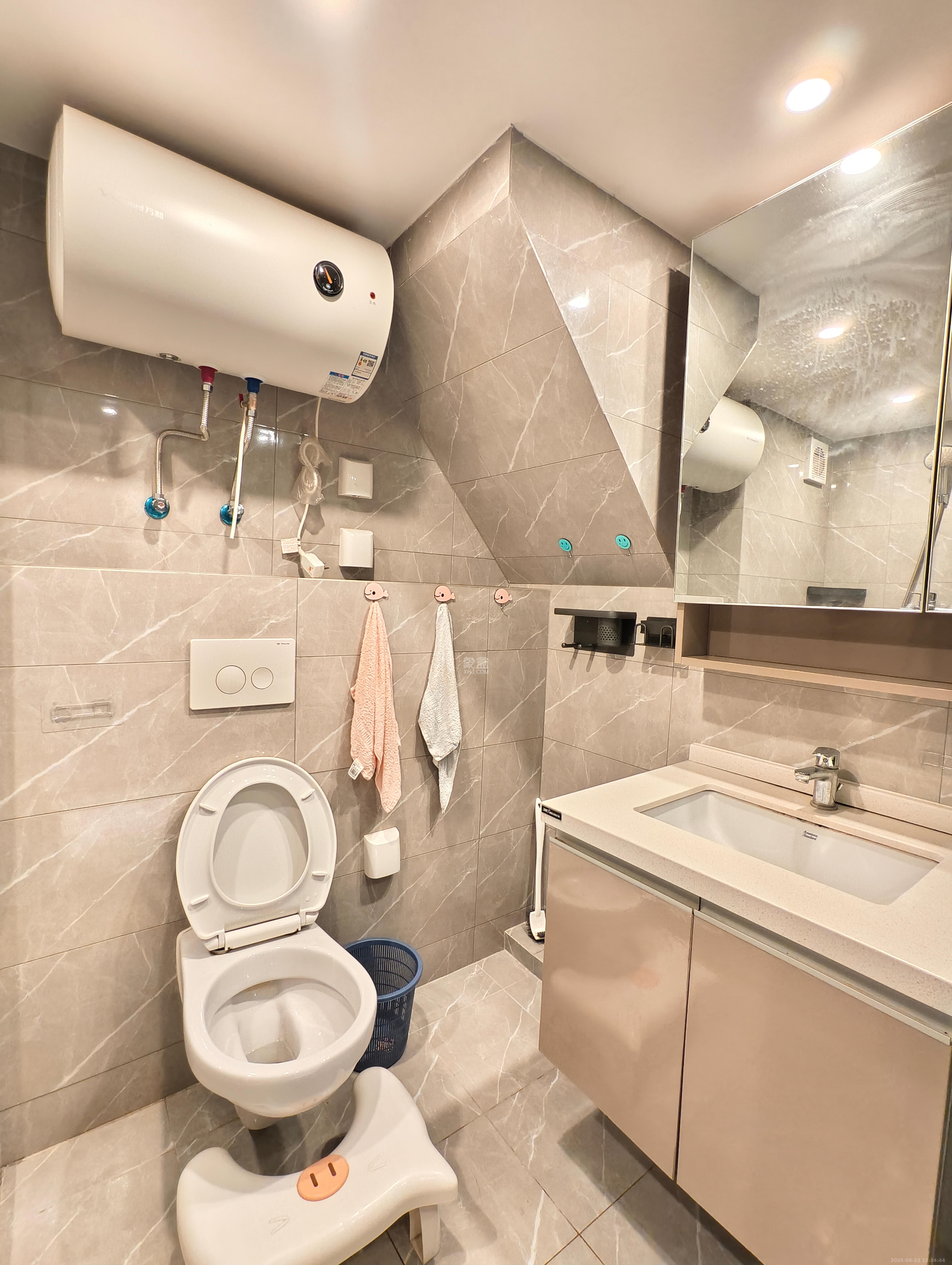 中一鲲出(鲲鹏府)  2室1厅1卫    2600.0元/月 中一鲲出(鲲鹏府)  2室1厅1卫    2600.0元/月室内图