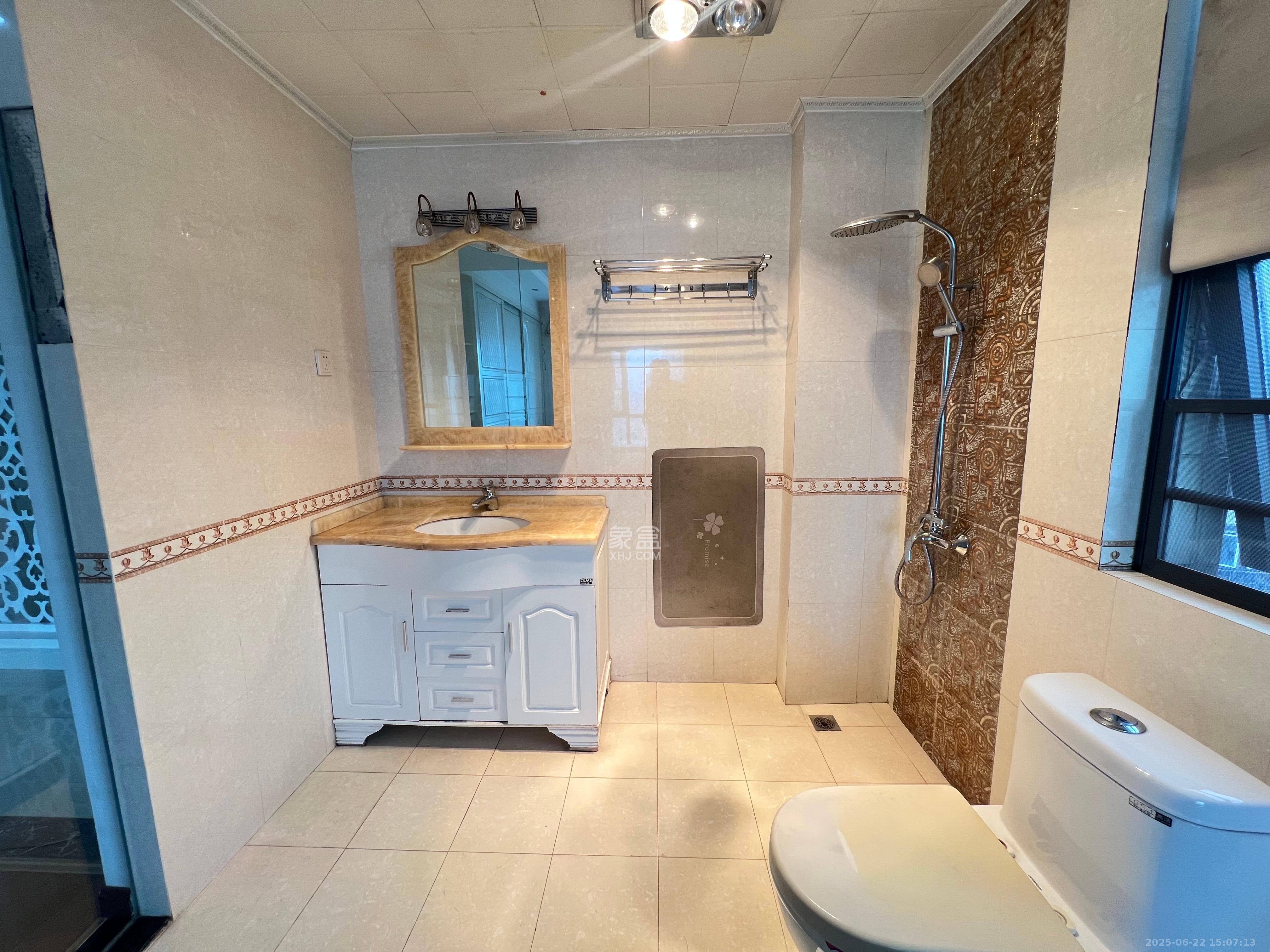 茂华国际湘  2室2厅2卫    2800.0元/月室内图