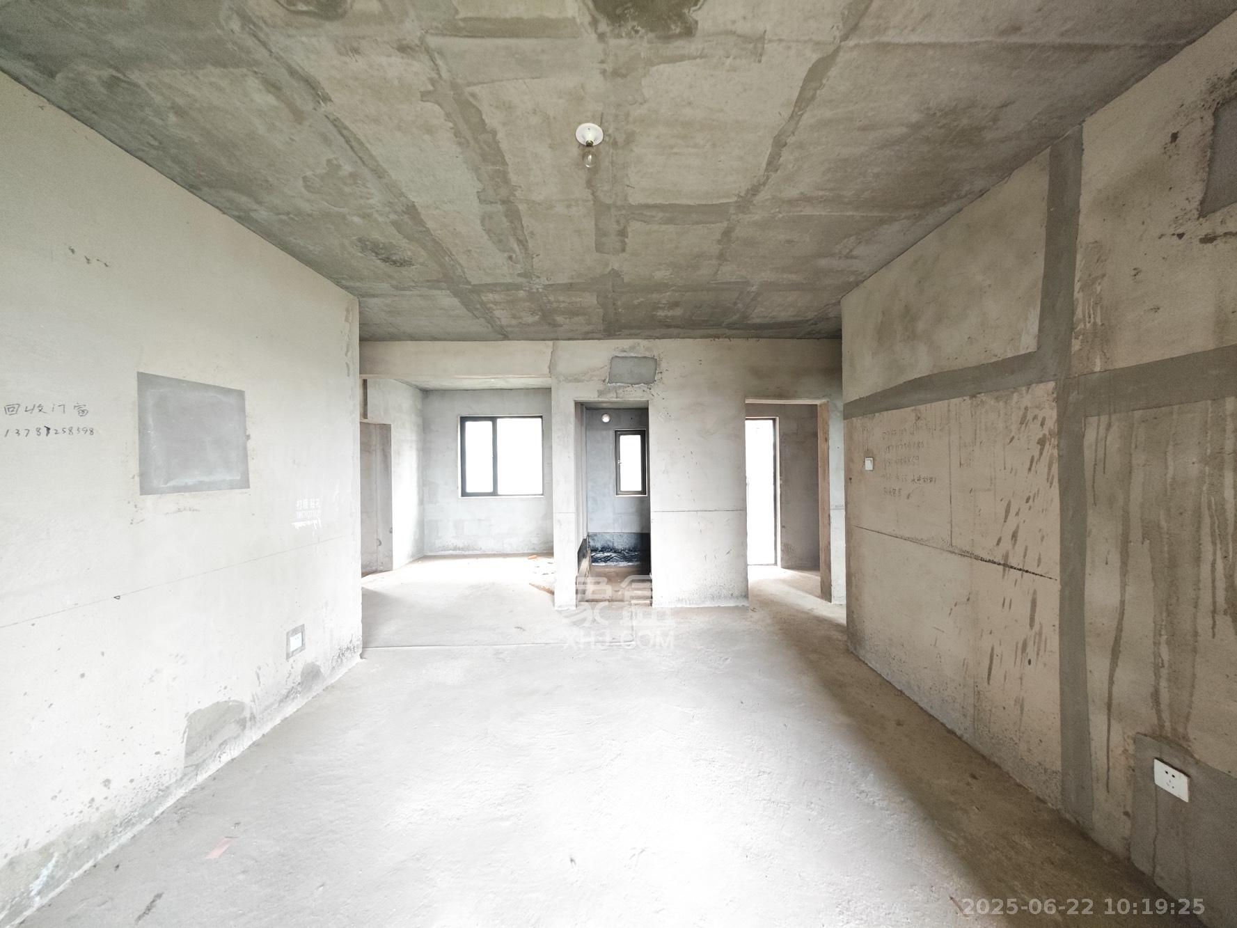 中建嘉和城  3室2厅2卫    85.0万 中建嘉和城  3室2厅2卫    85.0万客厅