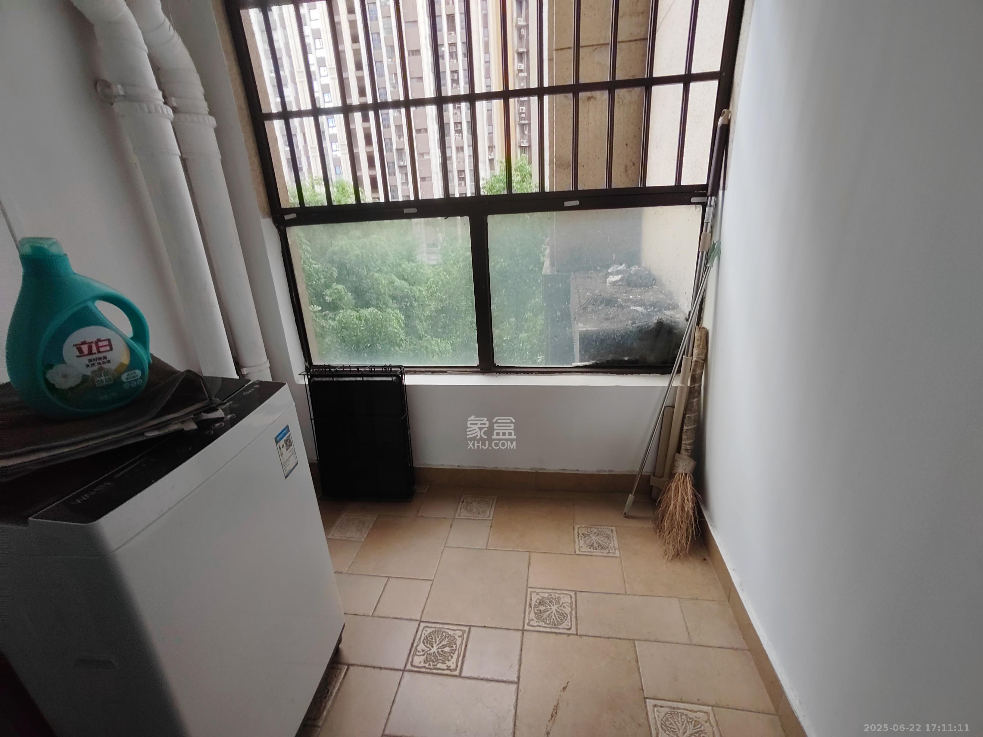 绿地中央广场  3室2厅1卫    2800.0元/月 绿地中央广场  3室2厅1卫    2800.0元/月室内图