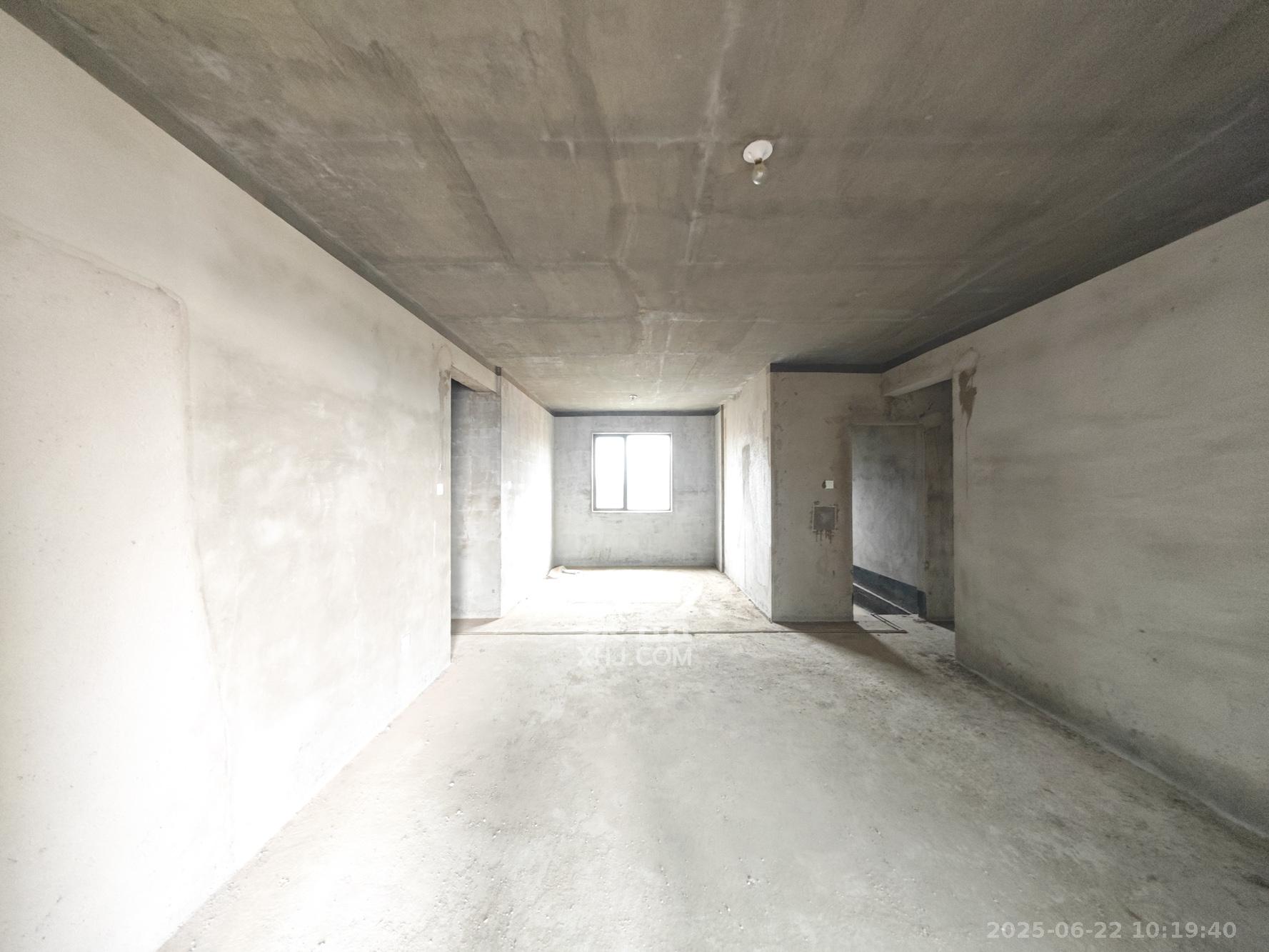 中建嘉和城  4室2厅2卫   113.00万客厅