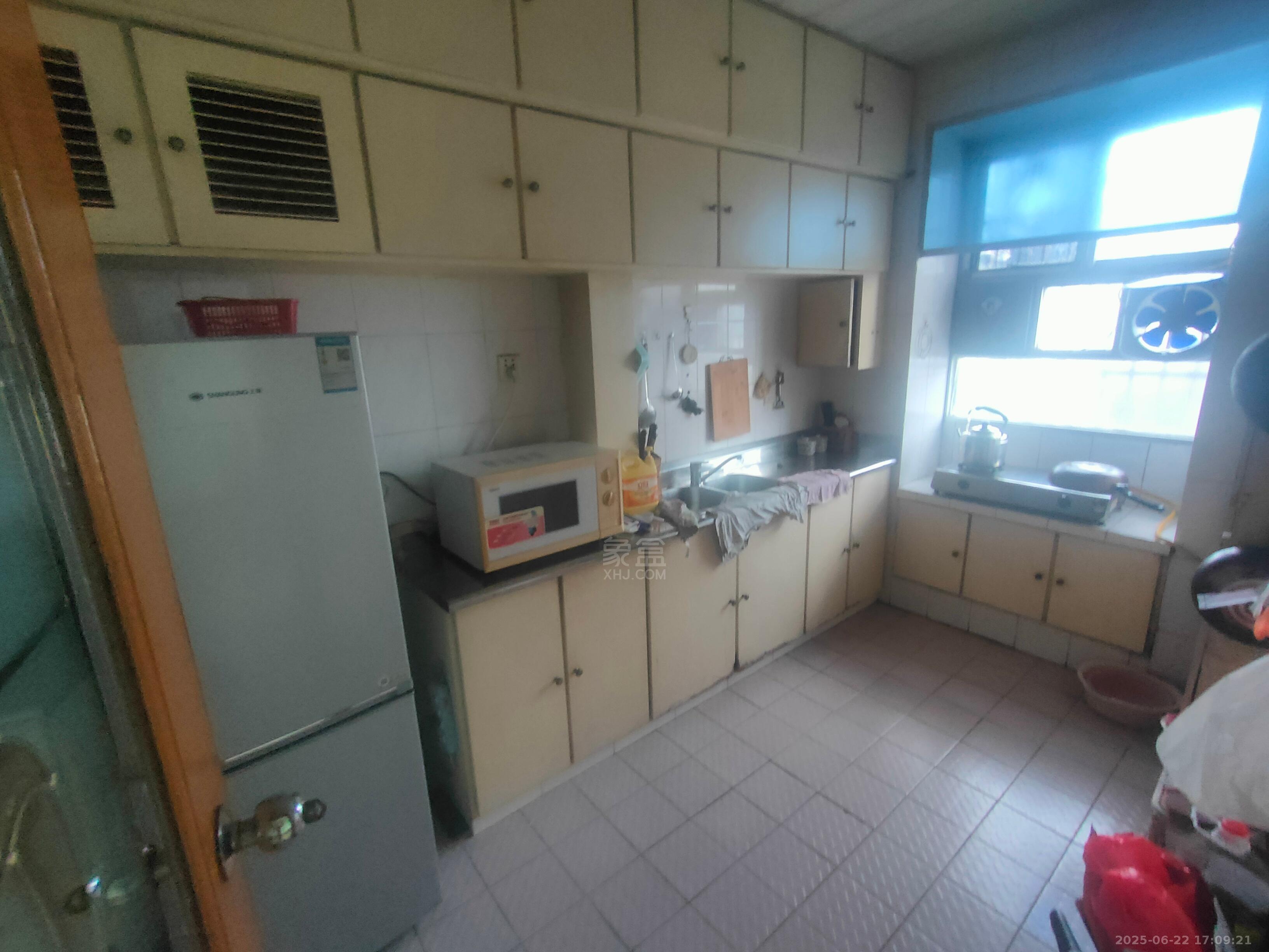 八一新村  3室1厅1卫   1000.00元/月室内图