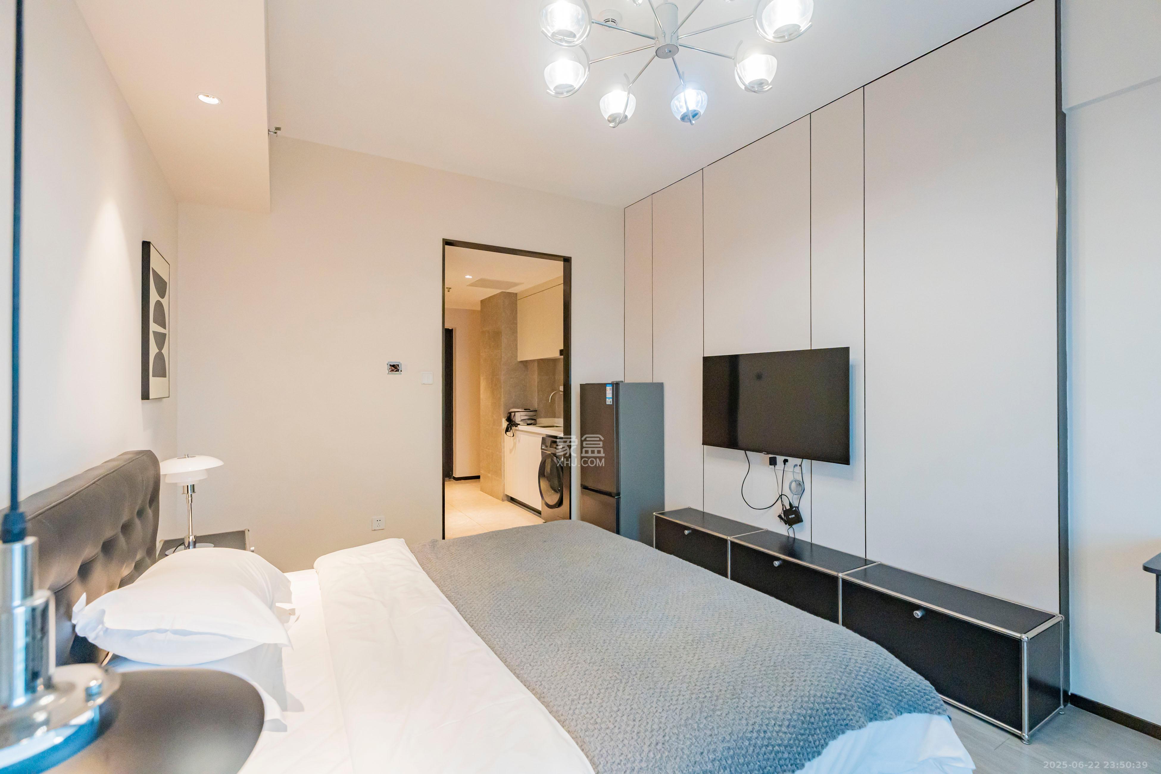 华润置地中心 1室1厅1卫 50.0万 华润置地中心 1室1厅1卫 50.0万卧室