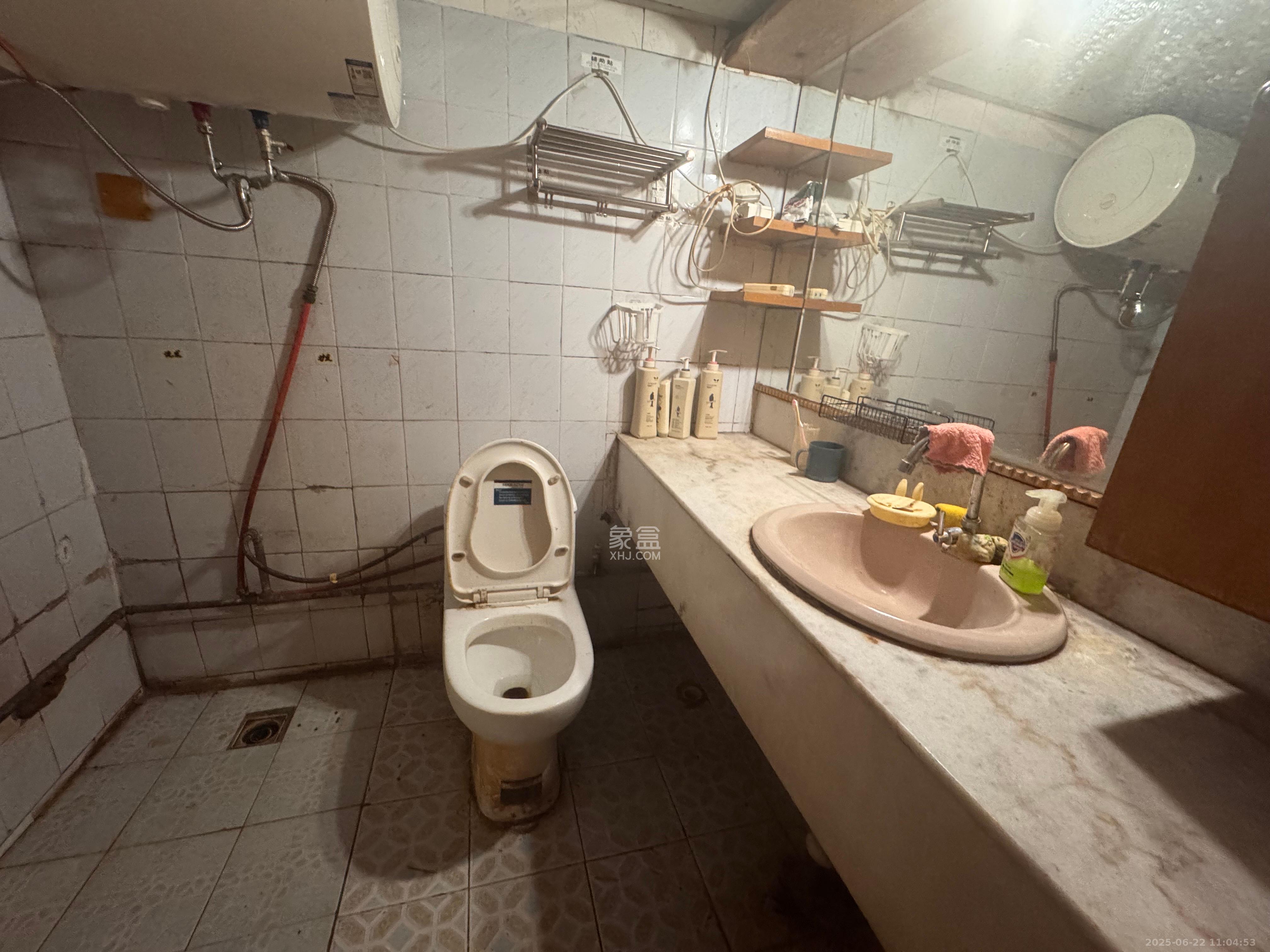 戥子桥散盘  3室2厅2卫    2200.0元/月 戥子桥散盘  3室2厅2卫    2200.0元/月室内图