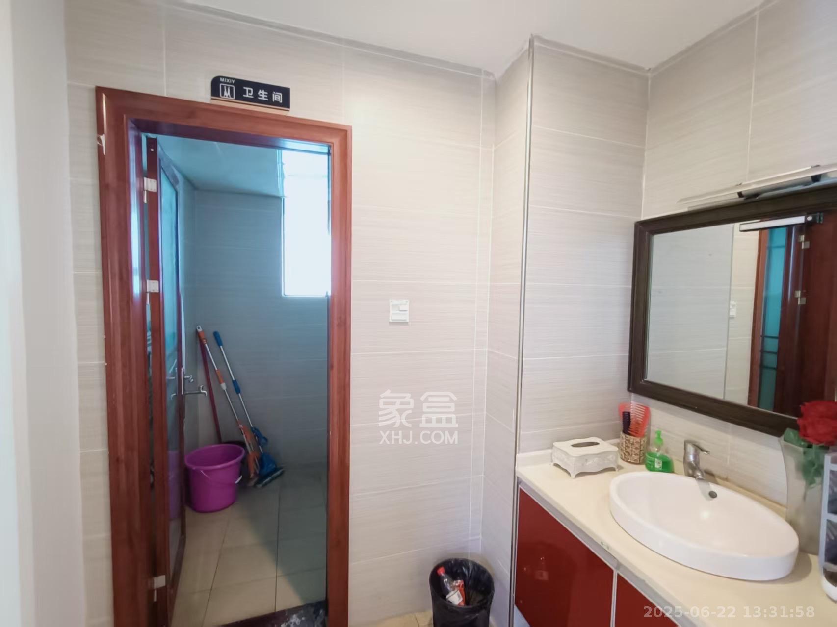 湘江世纪城富湾国际 6室2厅2卫 10000.0元/月 湘江世纪城富湾国际 6室2厅2卫 10000.0元/月室内图