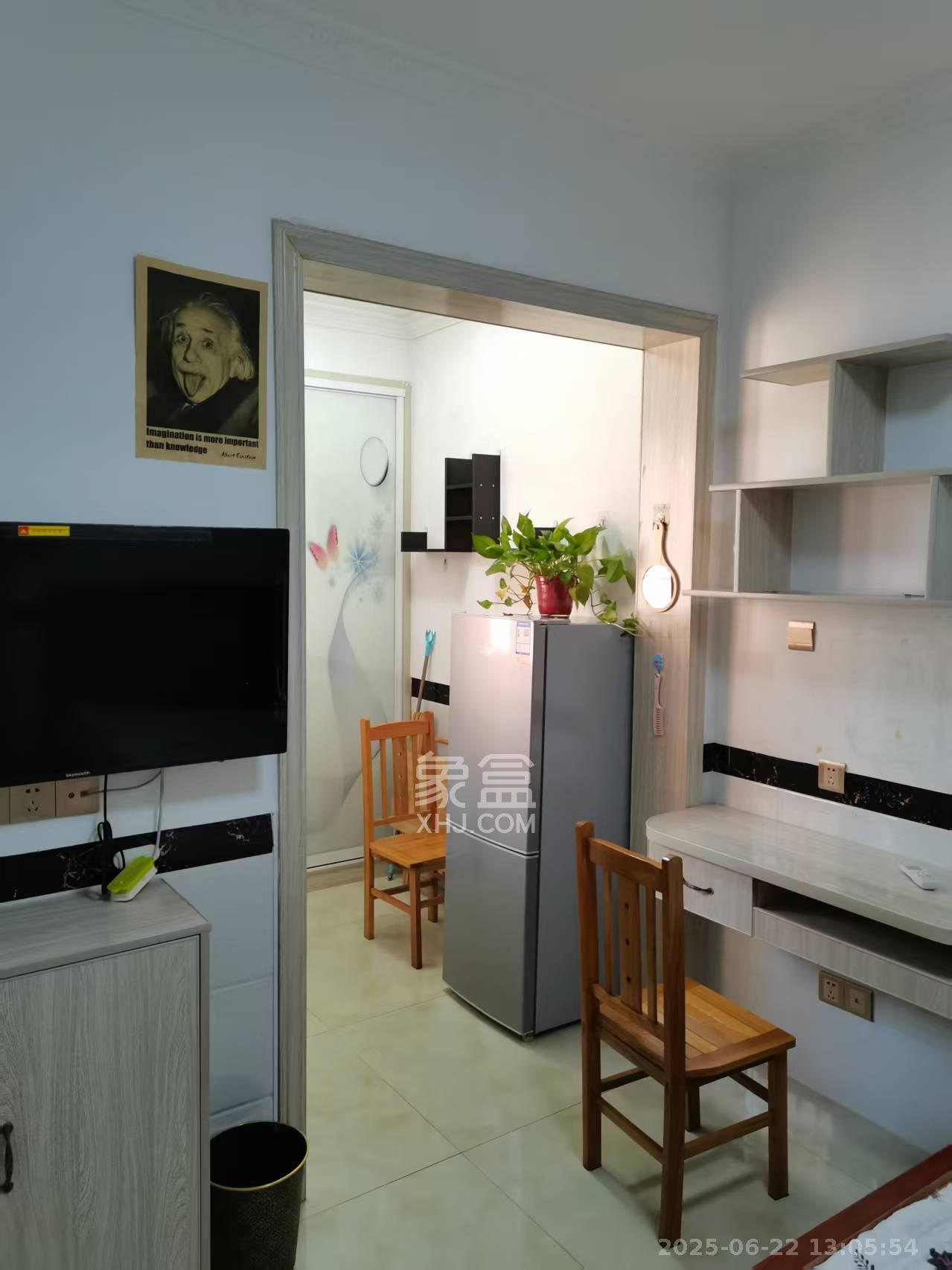 嘉顺苑 4室1厅1卫 1200.0元/月 嘉顺苑 4室1厅1卫 1200.0元/月室内图