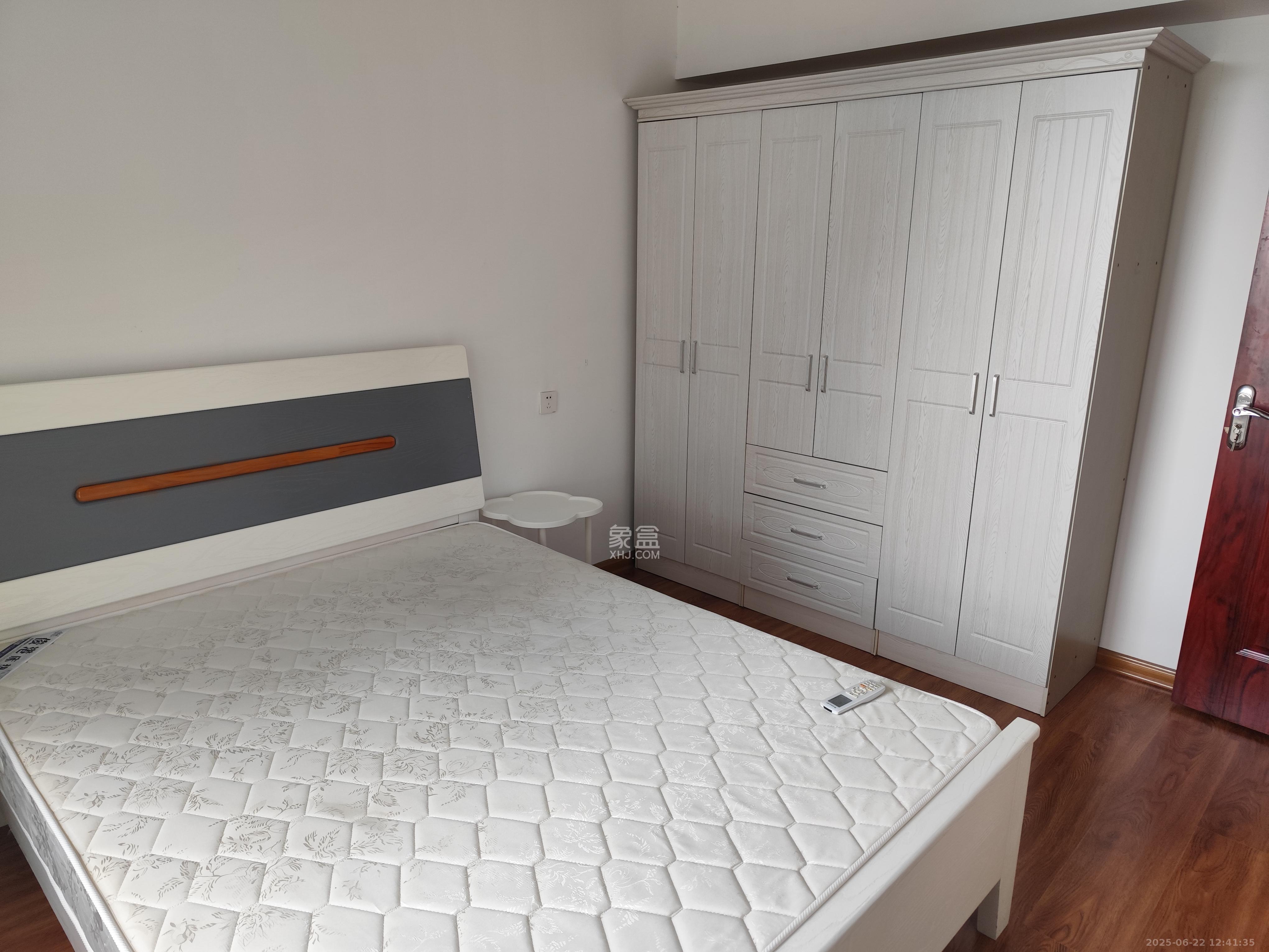 和美星城  1室2厅2卫    1300.0元/月 和美星城  1室2厅2卫    1300.0元/月室内图