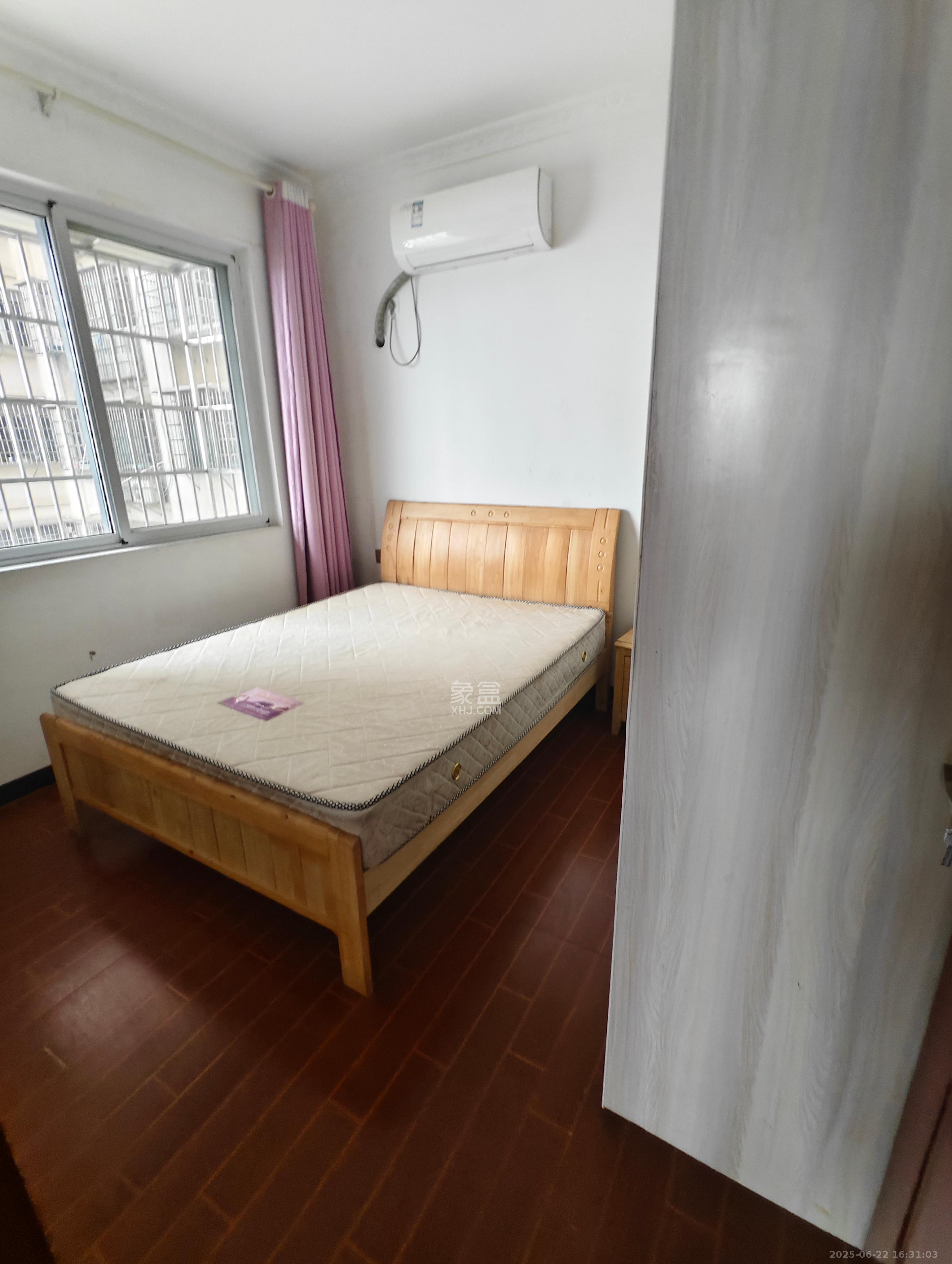 嘉顺苑 1室2厅1卫 2100.0元/月 嘉顺苑 1室2厅1卫 2100.0元/月室内图